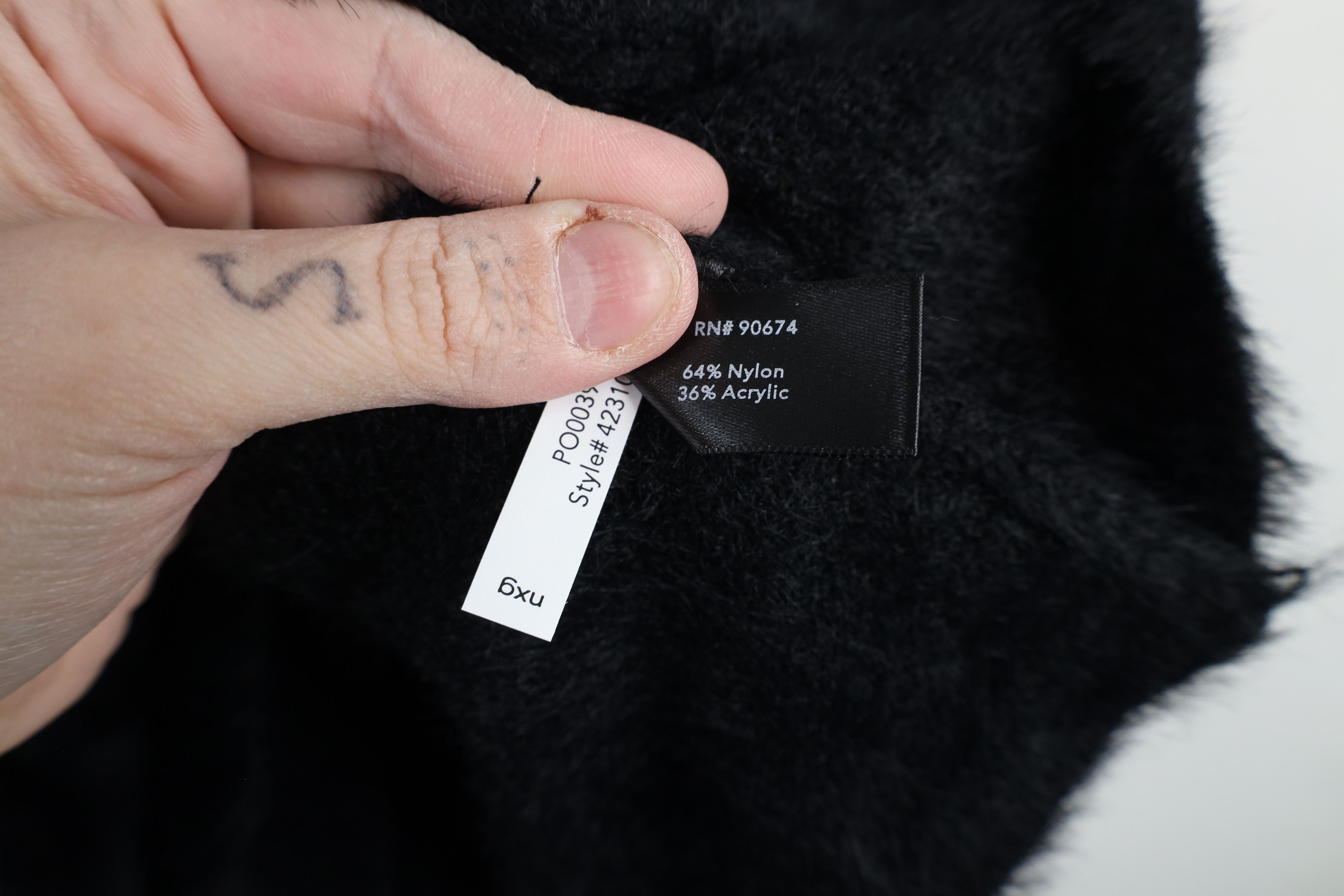Boston Proper × Vintage New Boston Proper Soft Shaggy Fuzzy Knit Sweater Black Size L / US 10 / IT 46 - 10 Thumbnail