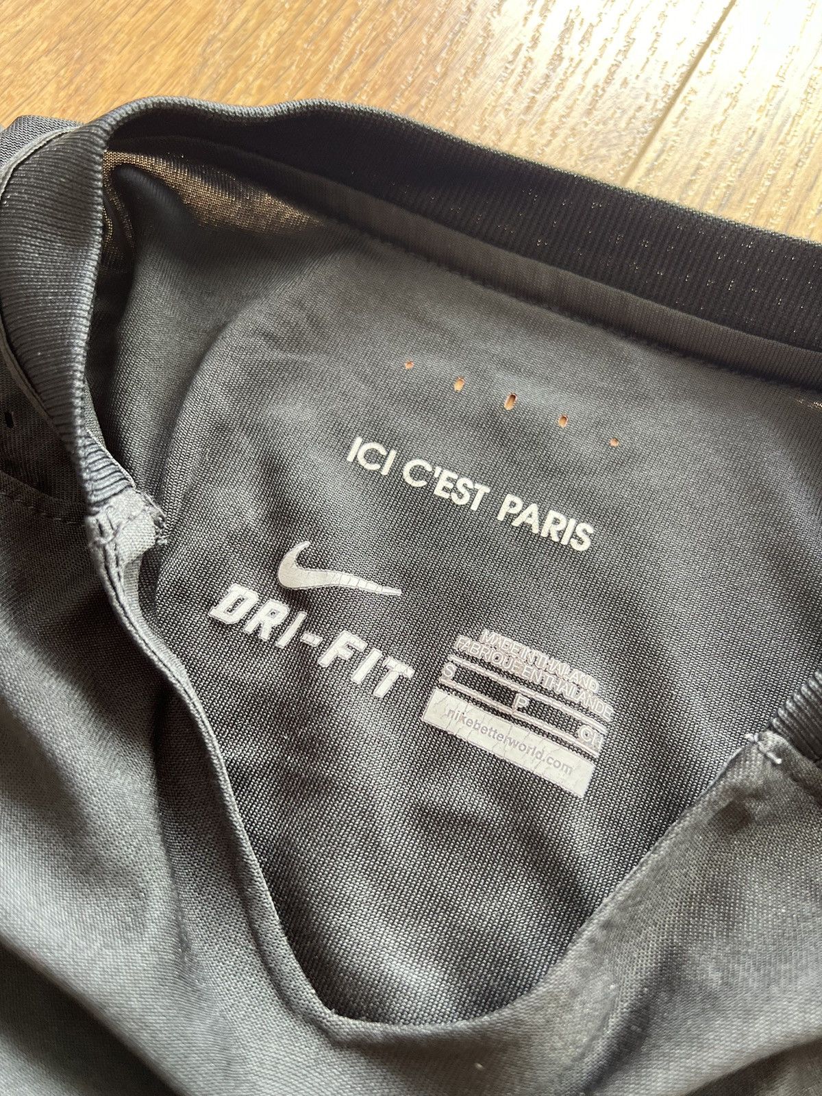 Nike Nike rare PSG jersey 2015/16 football shirt third Size US S / EU 44-46 / 1 - 7 Thumbnail