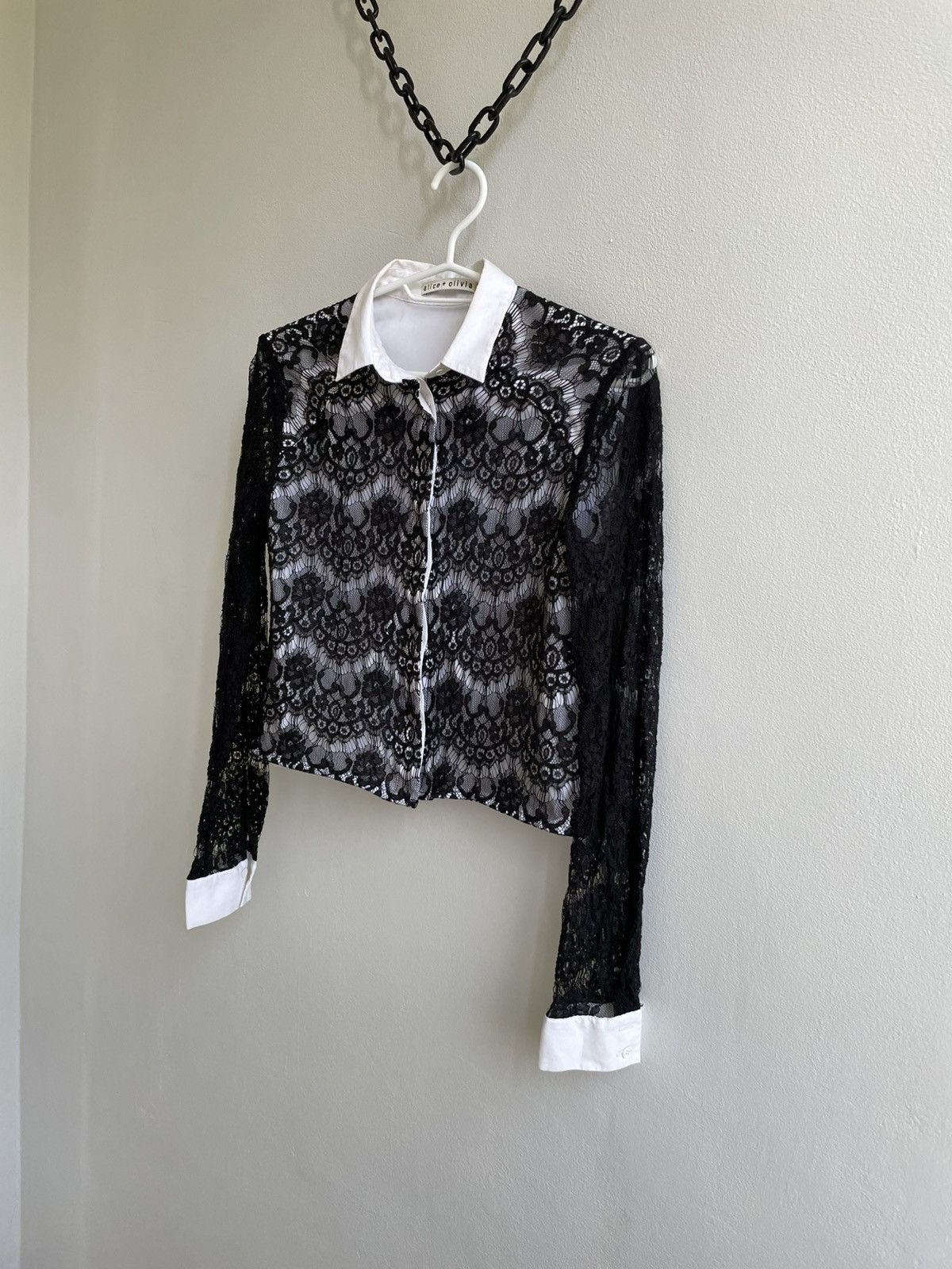 Alice + Olivia Alice + Olivia Shirt Long Sleeve Button Blouse Top Pullover Size XS / US 0-2 / IT 36-38 - 2 Thumbnail
