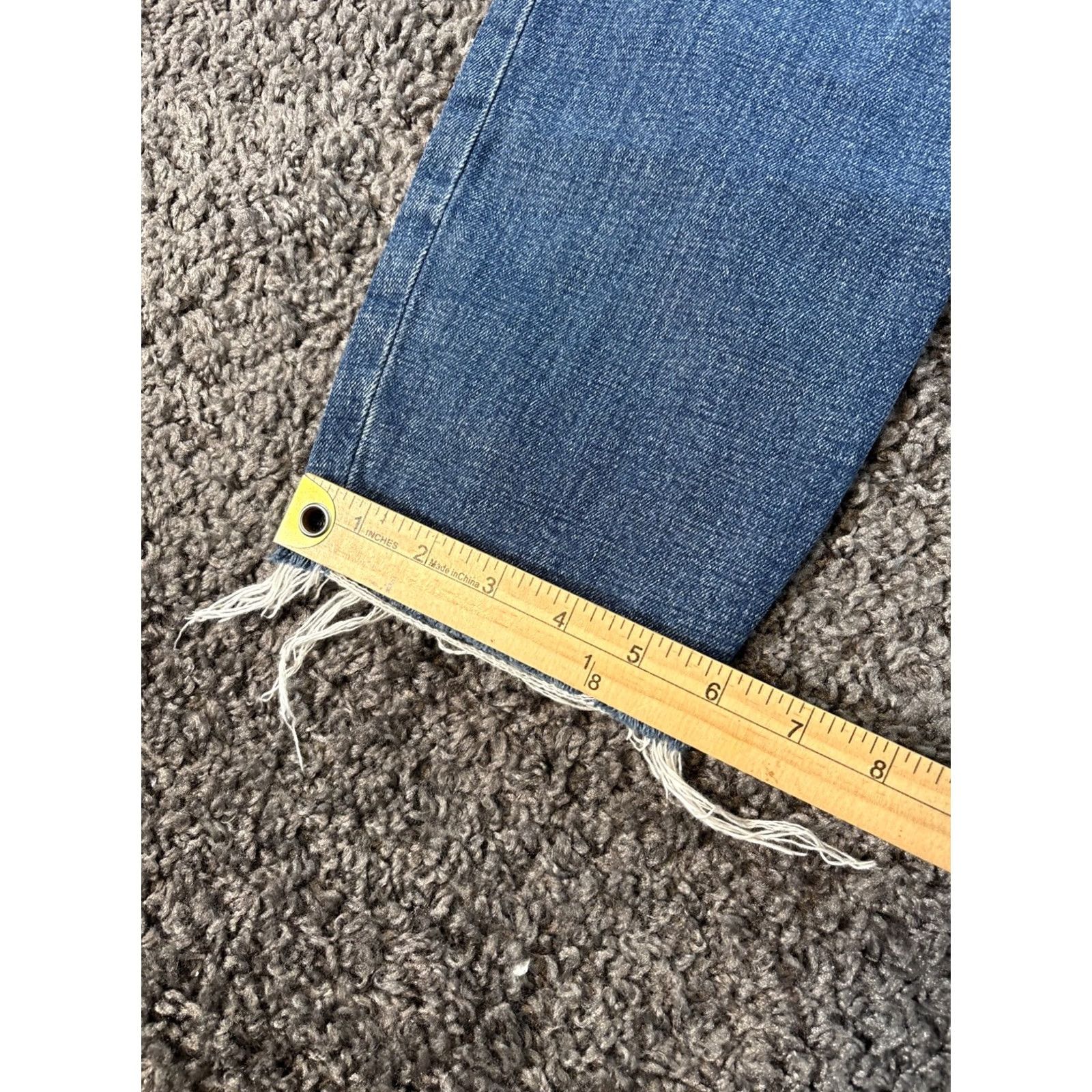 Abercrombie & Fitch Abercrombie & Fitch Jeans Womens 28 Blue High Rise Curve Love Mom Size Button Fly Med Wash Size 28" / US 6 / IT 42 - 3 Thumbnail