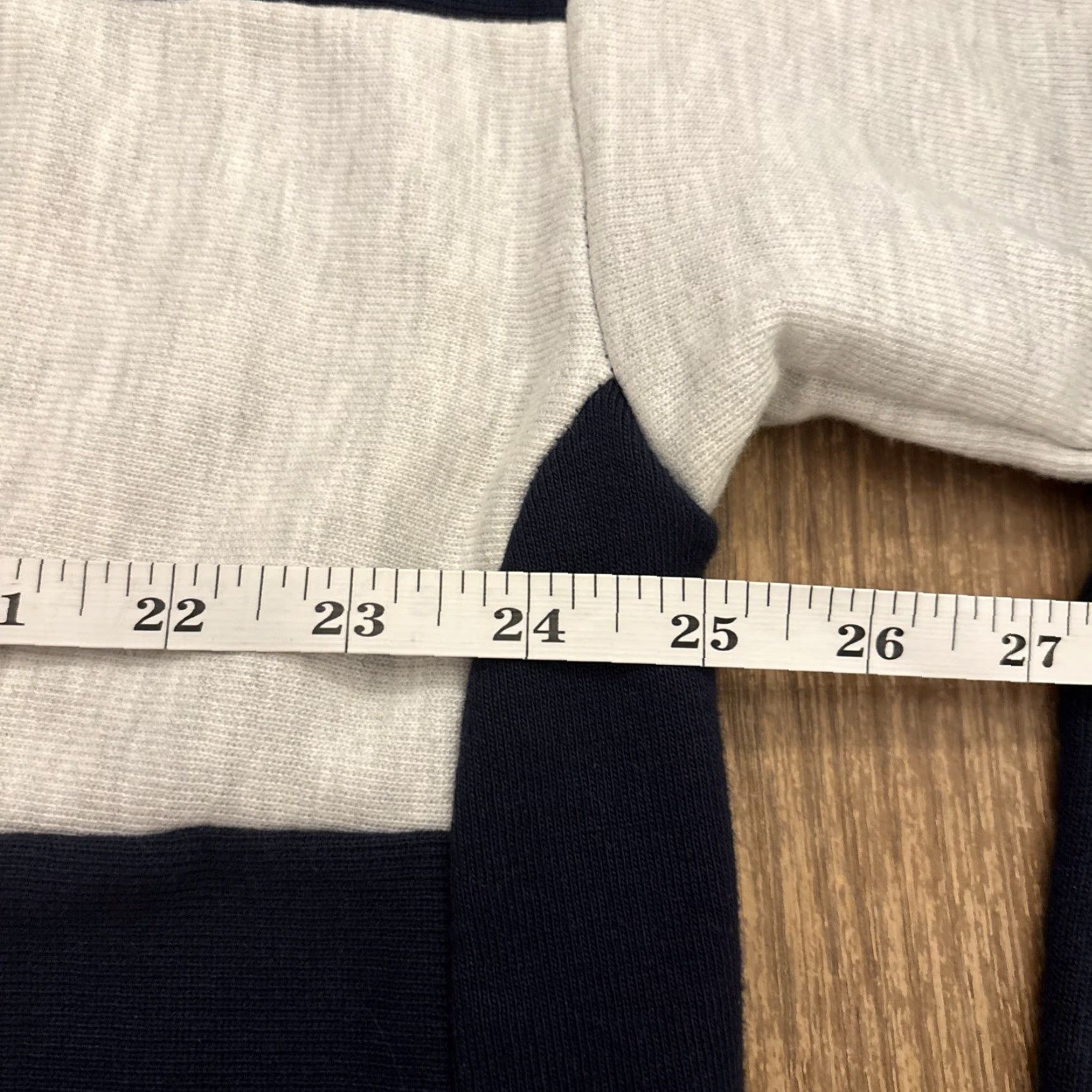 Champion Champion Reverse Weave Hoodie Yale Women Blue XL Cropped EUC Pullover 90s Style Cropped All Seasons Size Type Regular Brand Size XL / US 12-14 / IT 48-50 - 7 Thumbnail