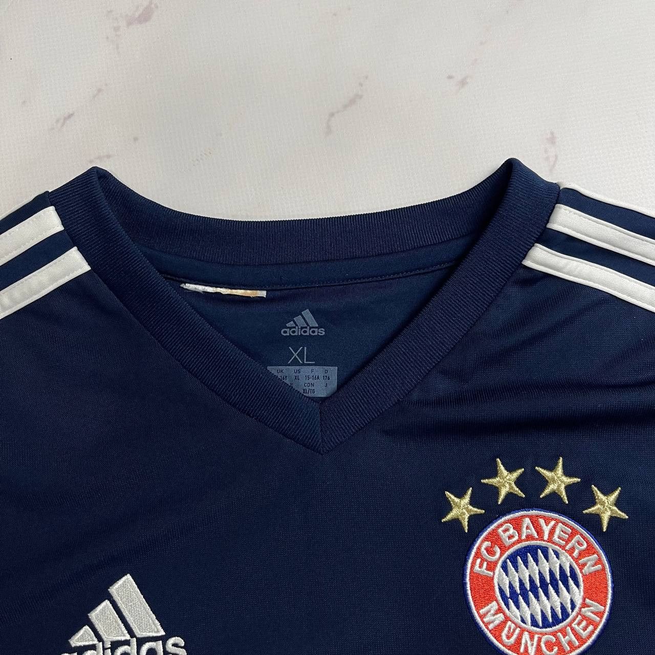 Adidas AdidasB AYERN MUNICH 2017 Away Football Shirt Soccer Jersey Size US M / EU 48-50 / 2 - 6 Thumbnail