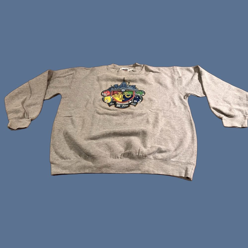 Vintage VINTAGE M&M's World New York Sweater Men’s Large Gray Sweatshirt Crew neck Graphic Print City Retro Mens L Gray Size US L / EU 52-54 / 3 - 1 Thumbnail