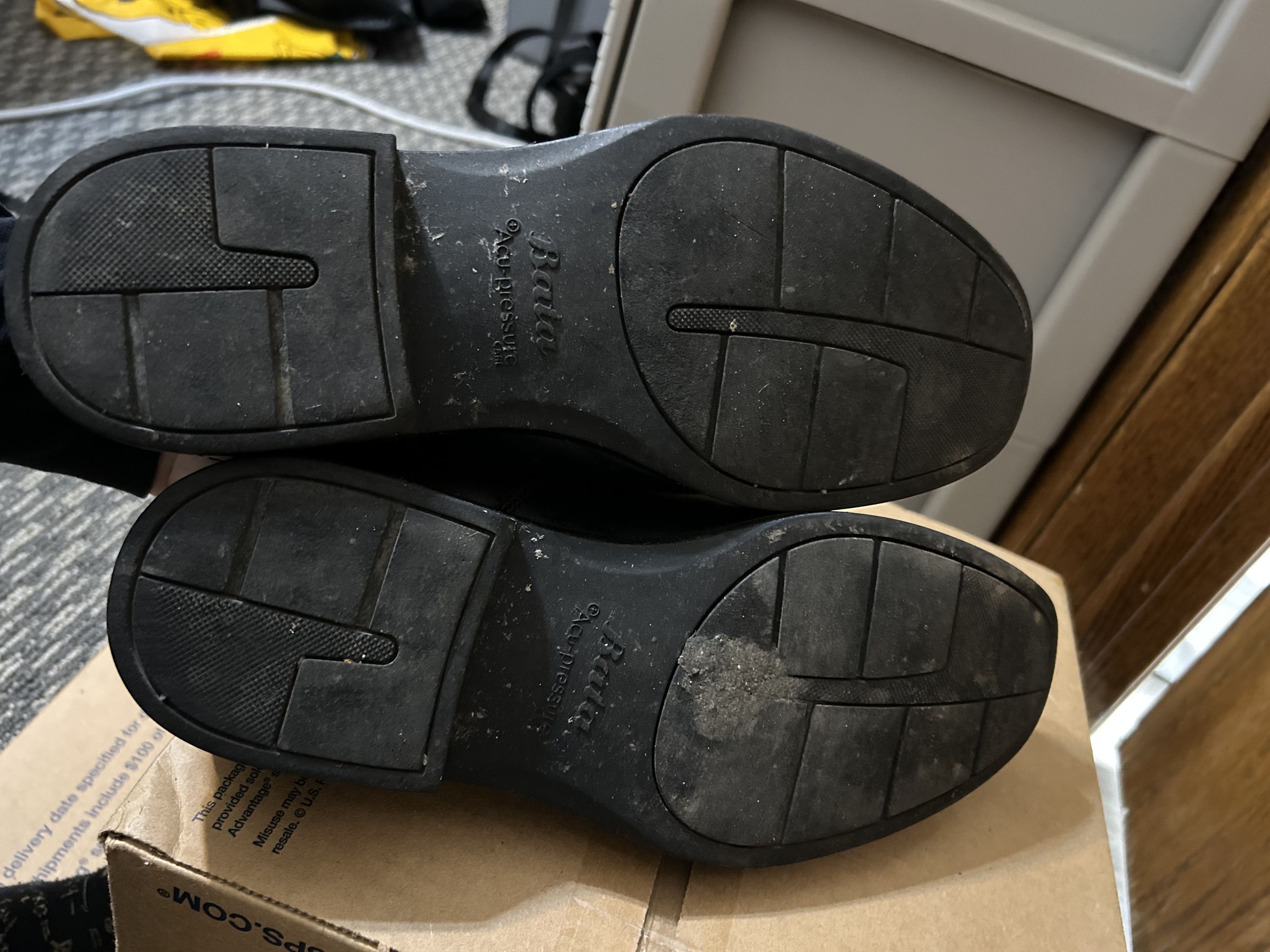 Bata BATA Men Acu-Pressure Dress Shoes 811X296 Size US 10 / EU 43 - 9 Thumbnail