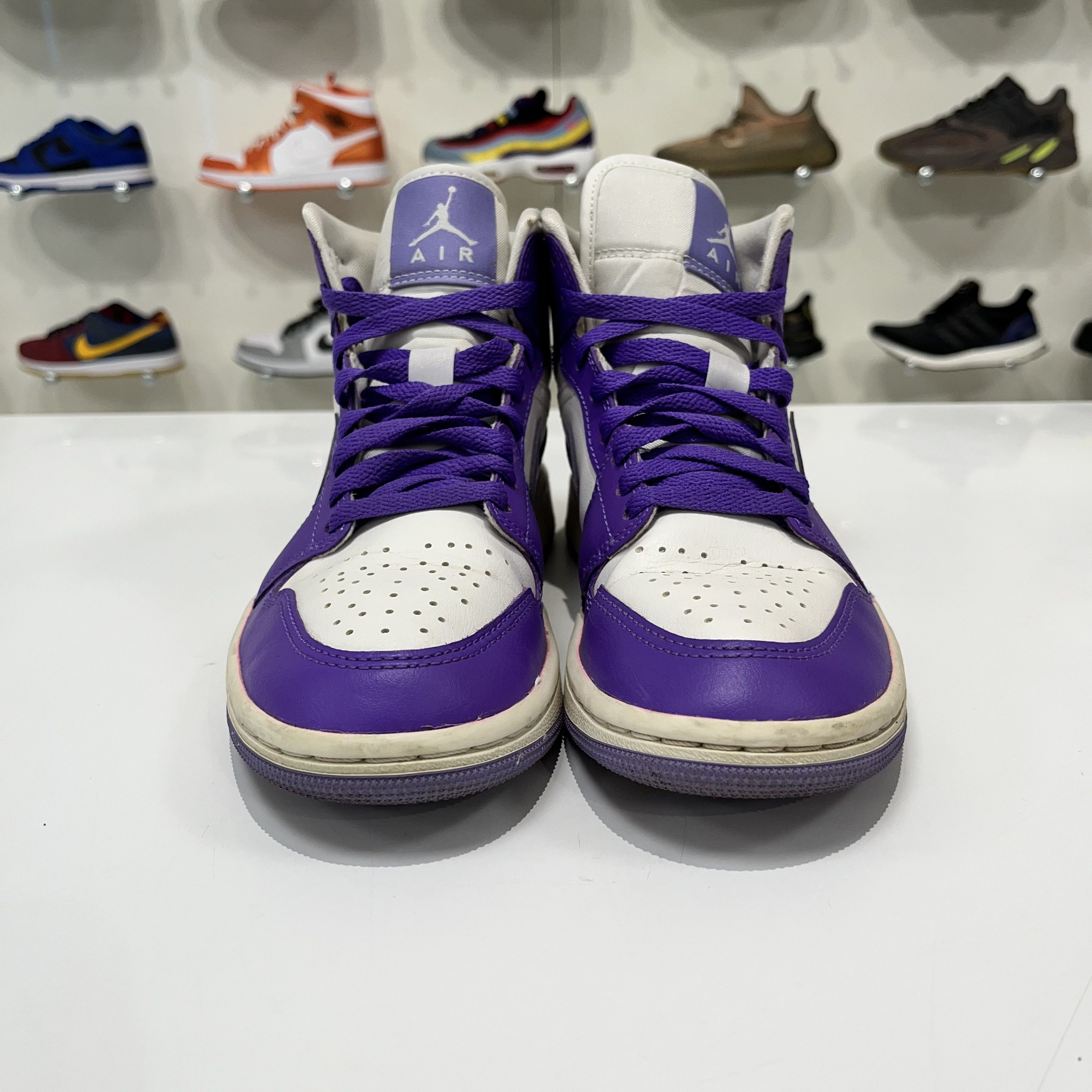Nike Air Jordan 1 Mid Action Grape (W) Size US 5.5 / IT 35.5 - 9 Thumbnail