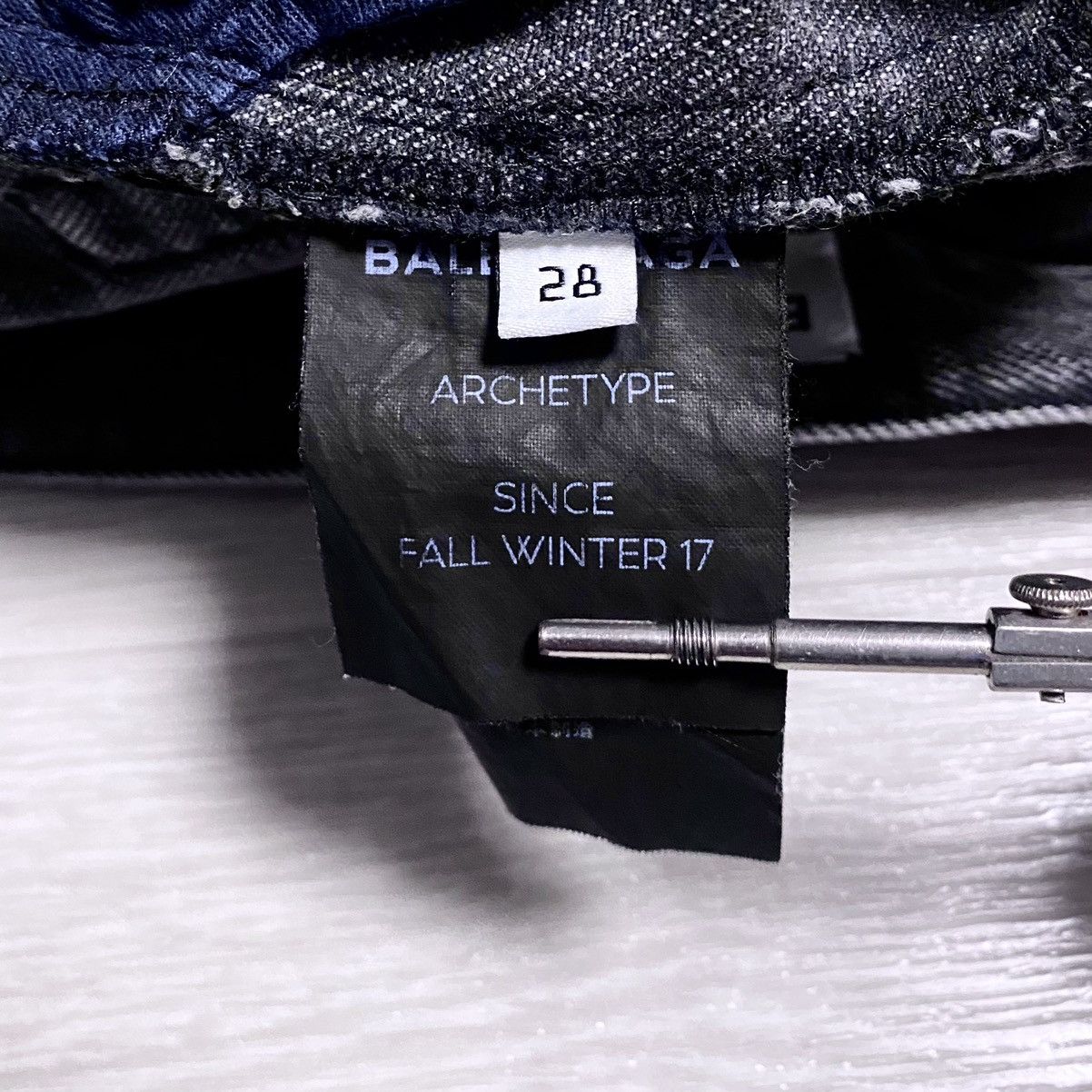 Balenciaga Unisex Balenciaga FW’17 Archetype Graphite Black Denim Jeans Size US 28 / EU 44 - 16 Thumbnail