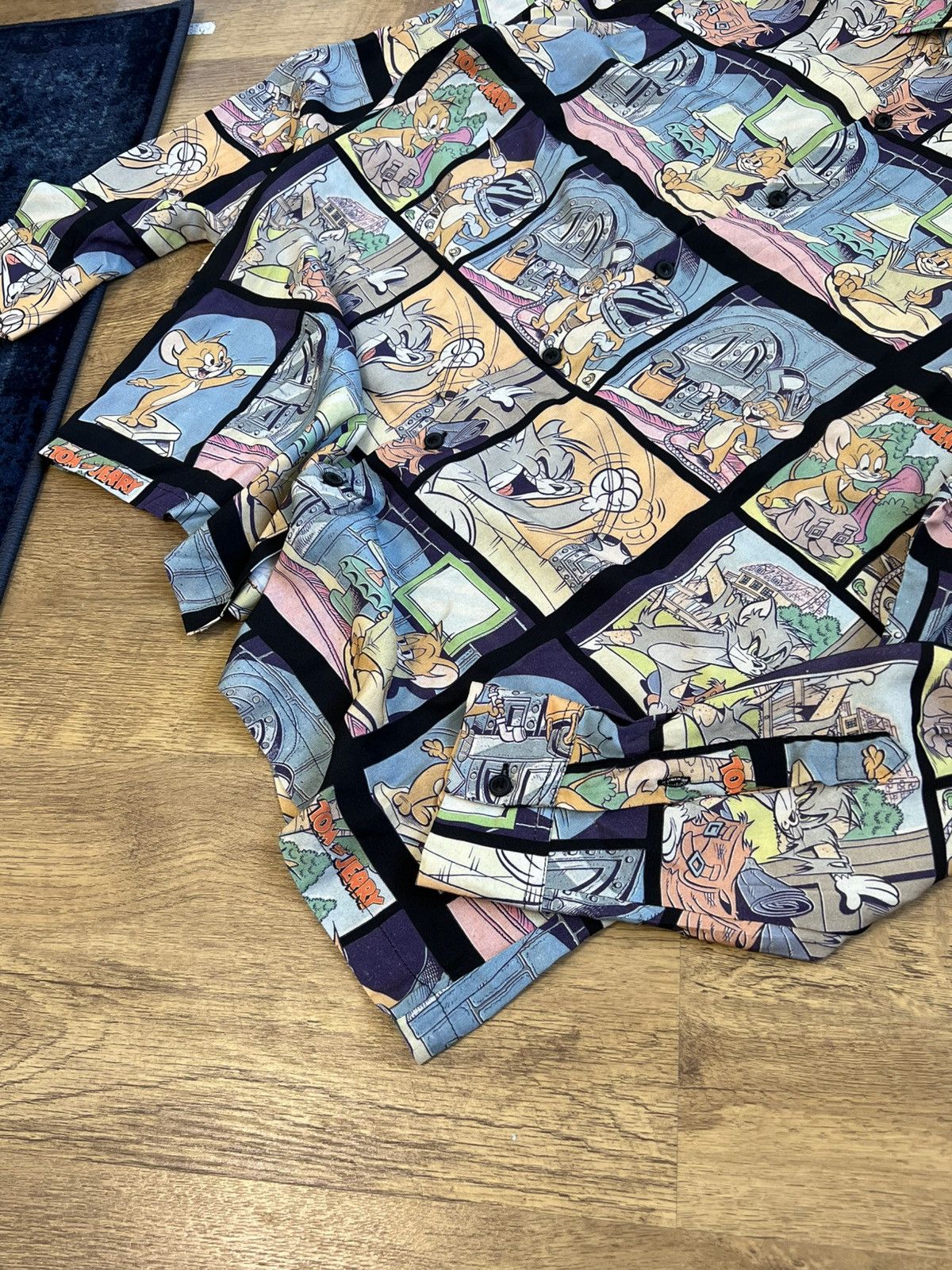 Asos Viscose Shirt with Tom & Jerry prints Size US M / EU 48-50 / 2 - 3 Thumbnail