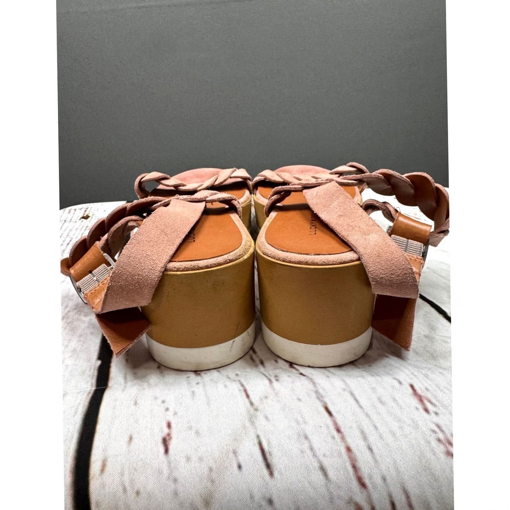 Lucky Brand Lucky Brand Vellenora Sandals Womens Pink Suede Scalloped Platform Wedge Buckle 7.5 M 38 Size US 8 / IT 38 - 5 Thumbnail