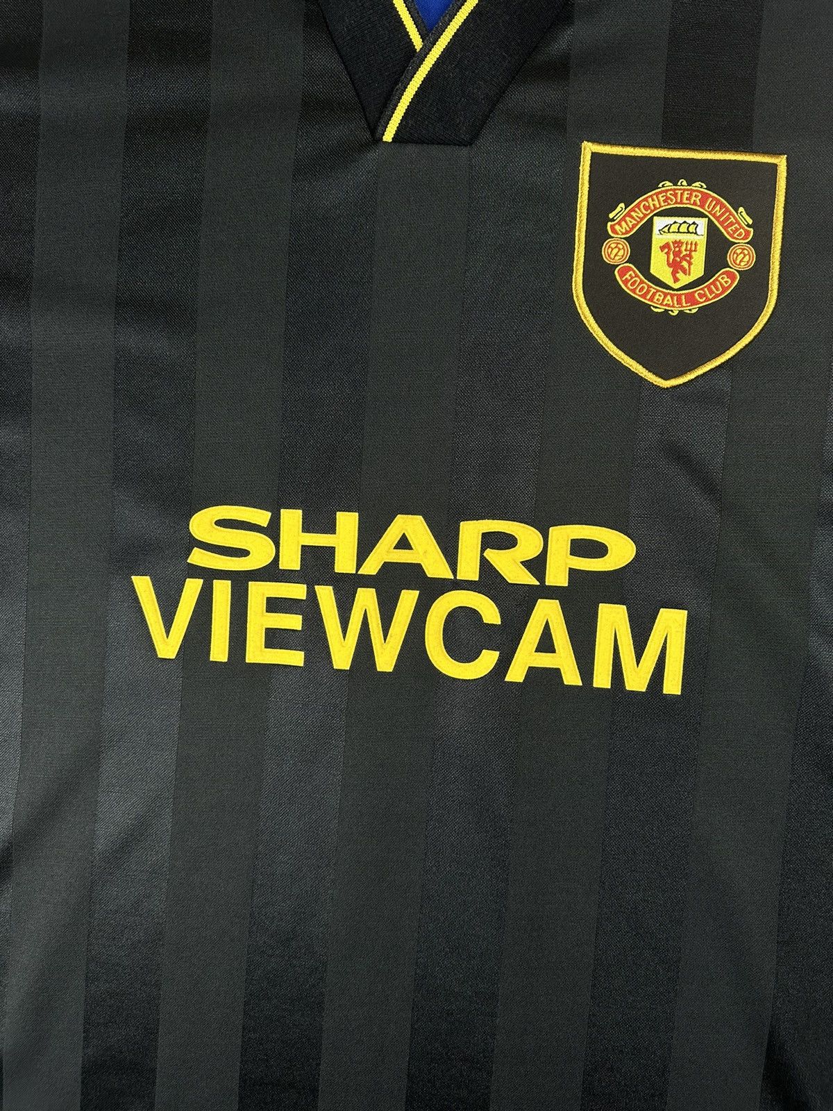 Other Score Draw Manchester United 1993/95 Retro Soccer Jersey Size US L / EU 52-54 / 3 - 2 Thumbnail