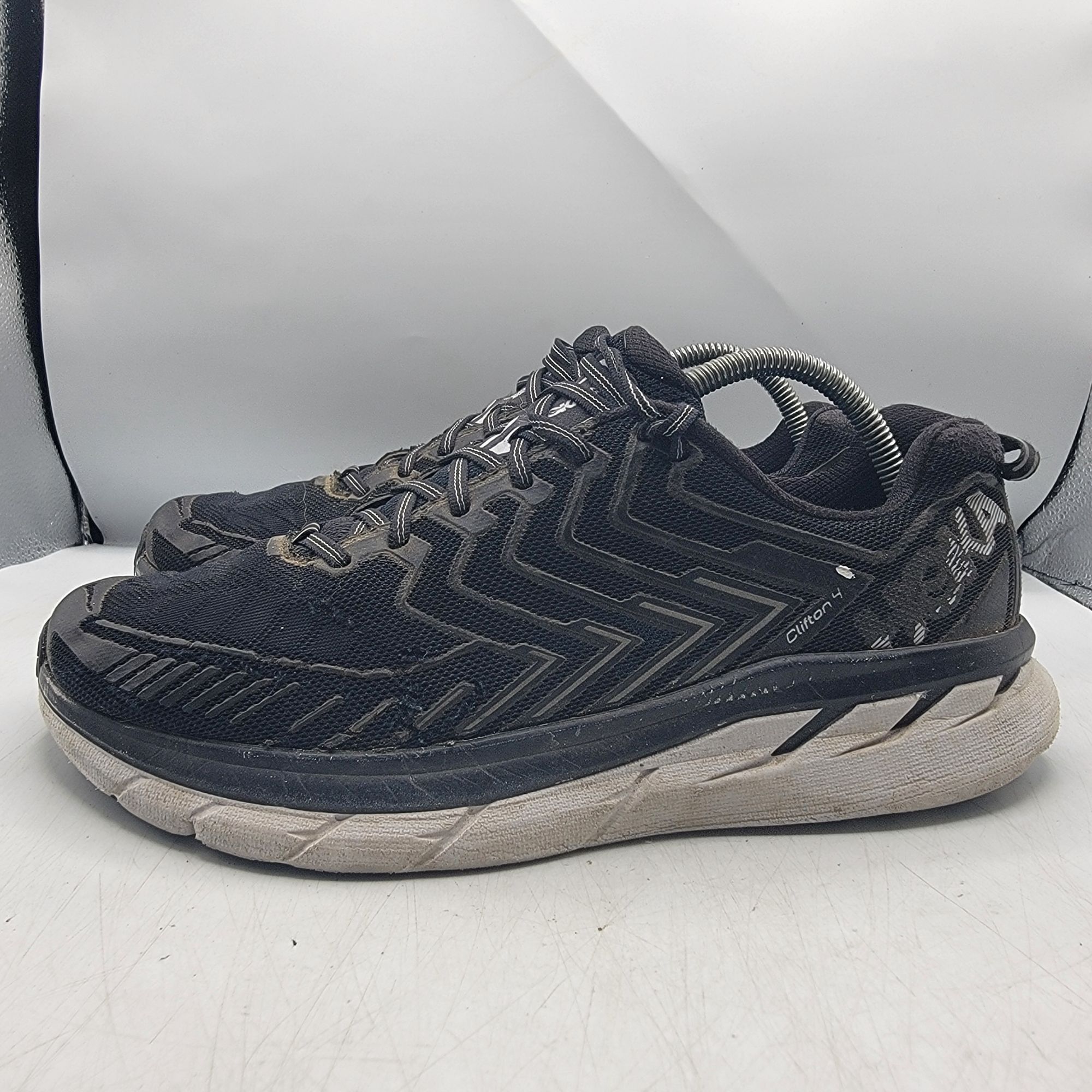 Hoka Hoka One One Clifton 4 Mens 10.5 Black White Athletic Shoes Size US 10.5 / EU 43-44 - 12 Thumbnail