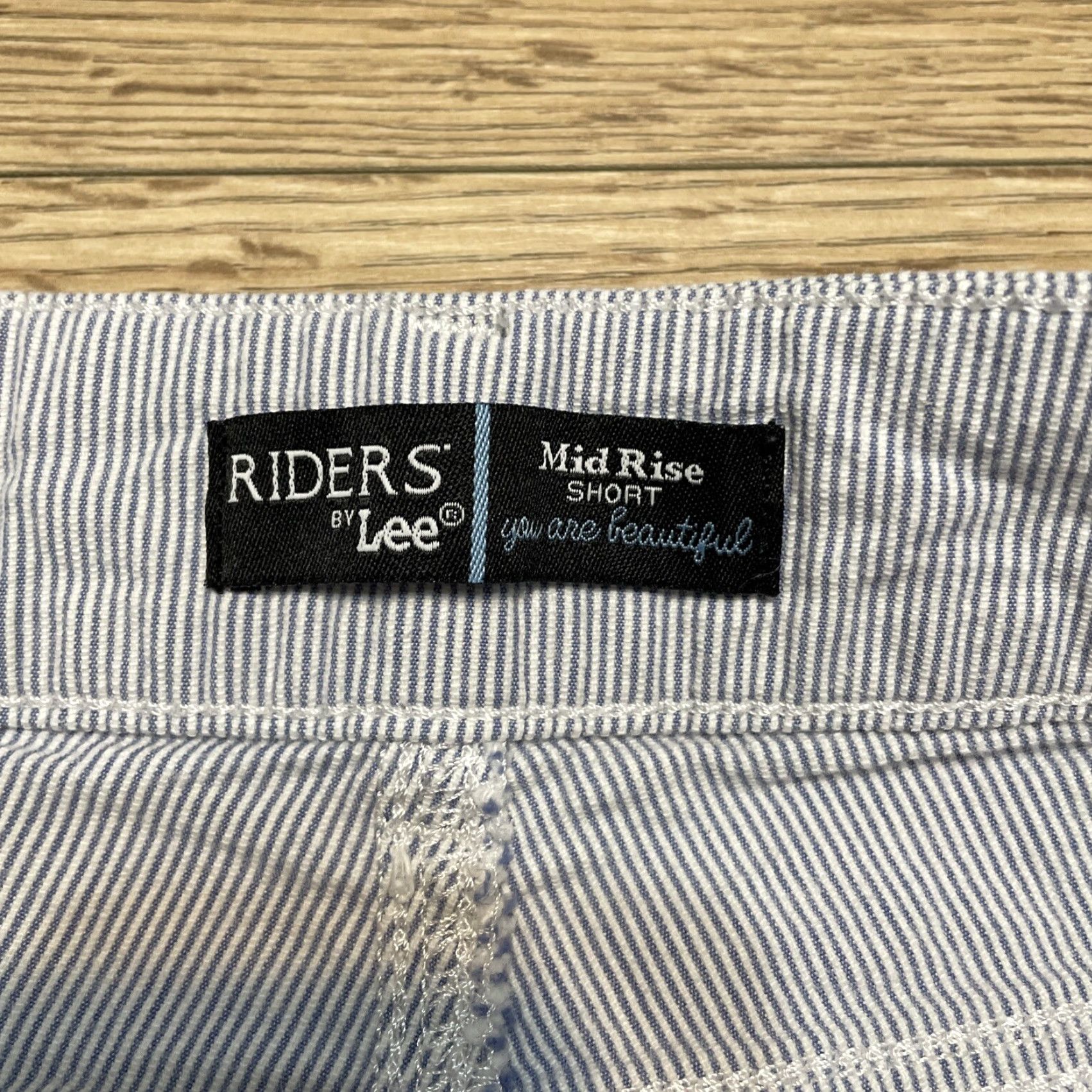 Lee Riders By Lee Striped Navy/White Shorts Size 12M Chino Women Medium? Size 34" / US 12 / IT 48 - 2 Thumbnail