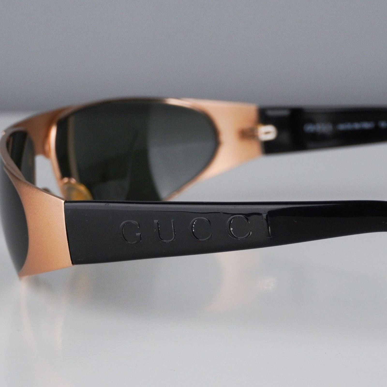 Gucci Vintage 90s gucci gold black logo mask sunglasses Size ONE SIZE - 6 Thumbnail