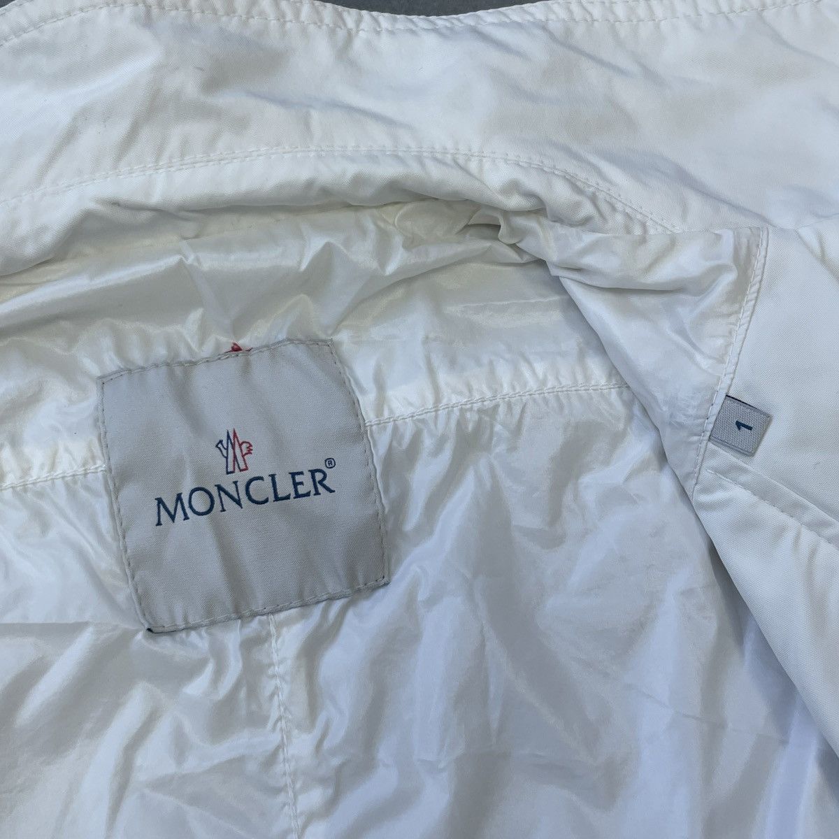 Moncler Authentic Moncler Coeur Jacket Size 1 (S) Size S / US 4 / IT 40 - 14 Thumbnail