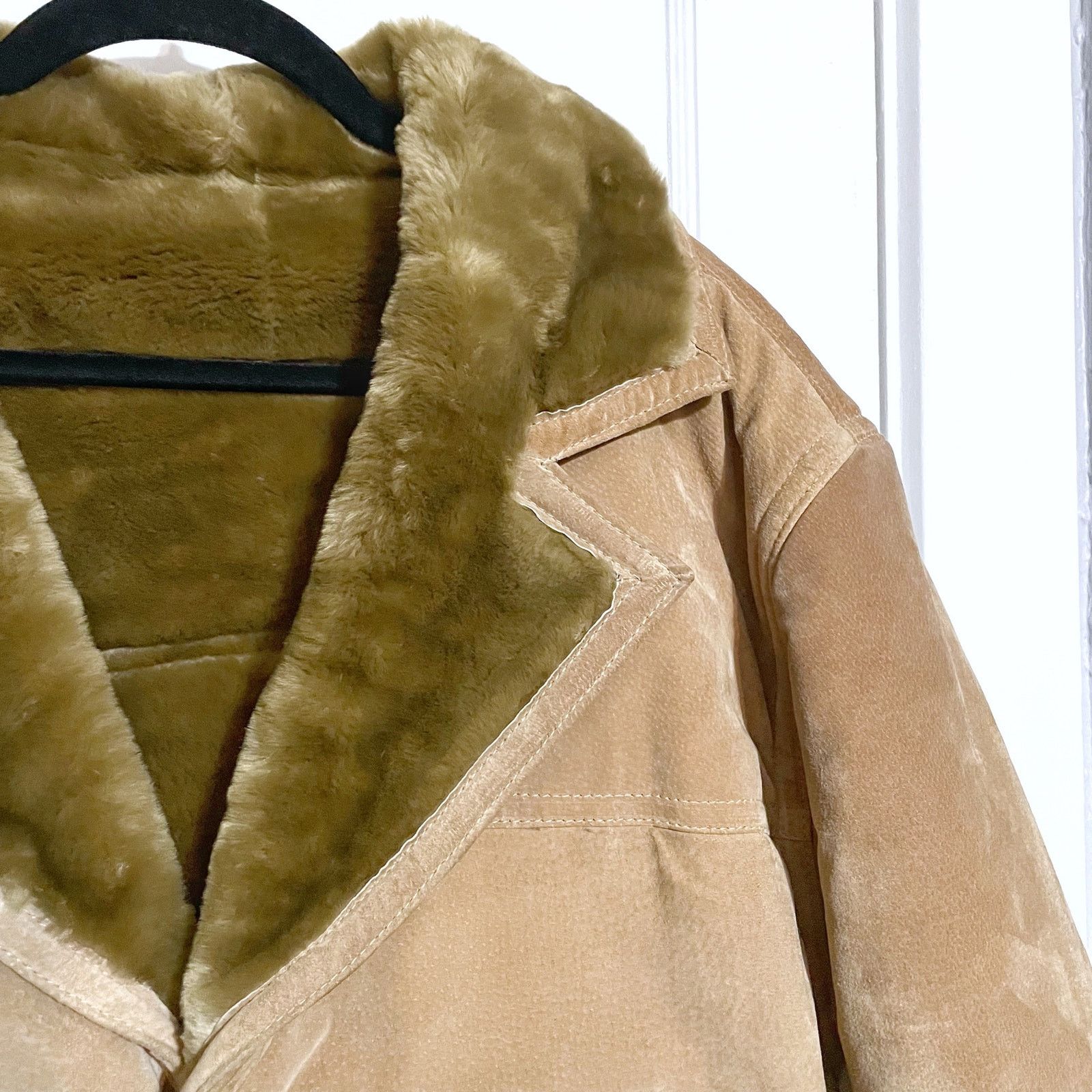 Bill Blass Bill Blass VINTAGE Tan Leather Jacket Med Faux Fur Lining Size US M / EU 48-50 / 2 - 2 Thumbnail