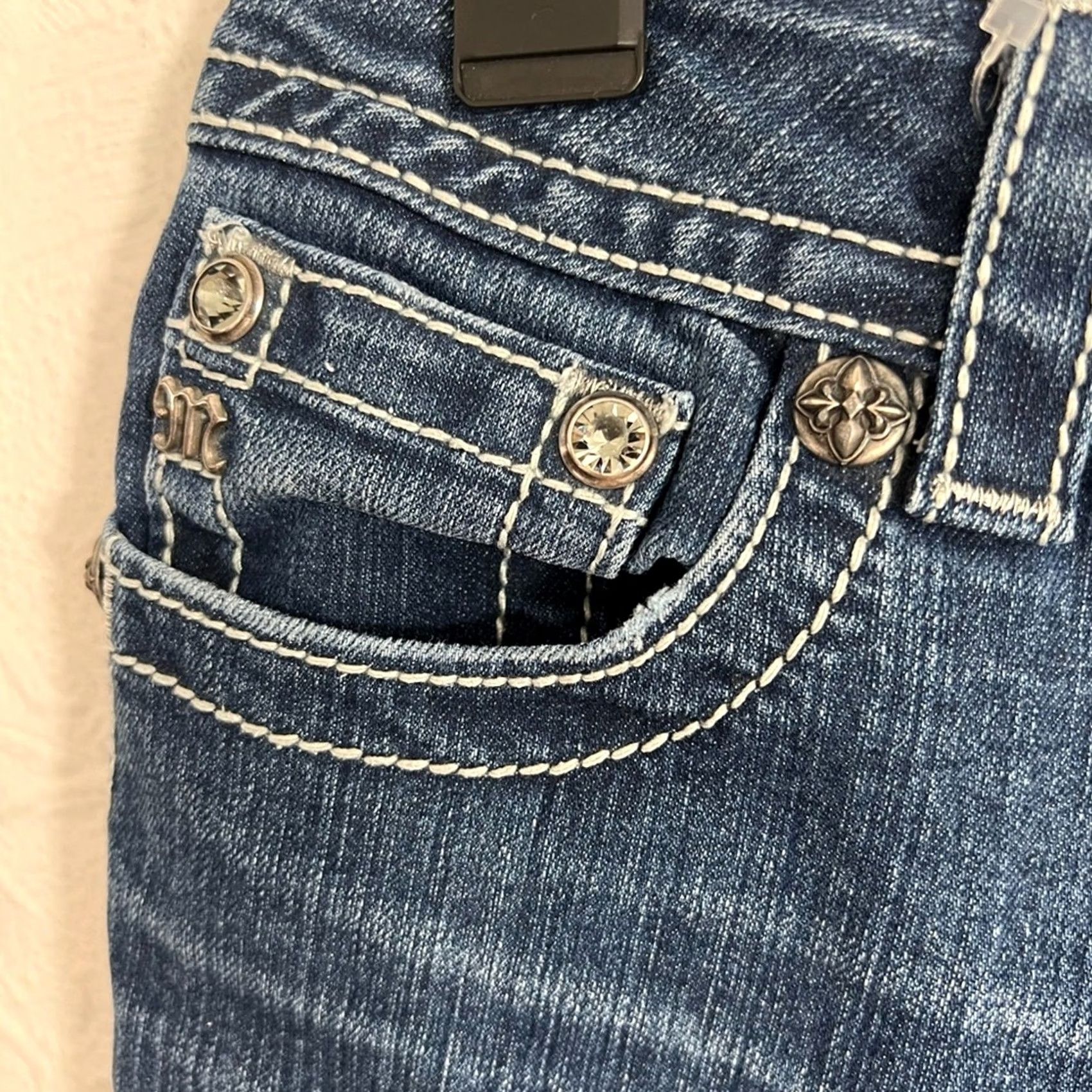 Miss Me Miss Me Jeans 28 Dark Wash Embellished Stone Cross Straight Leg Women’s Size 28" / US 6 / IT 42 - 4 Thumbnail