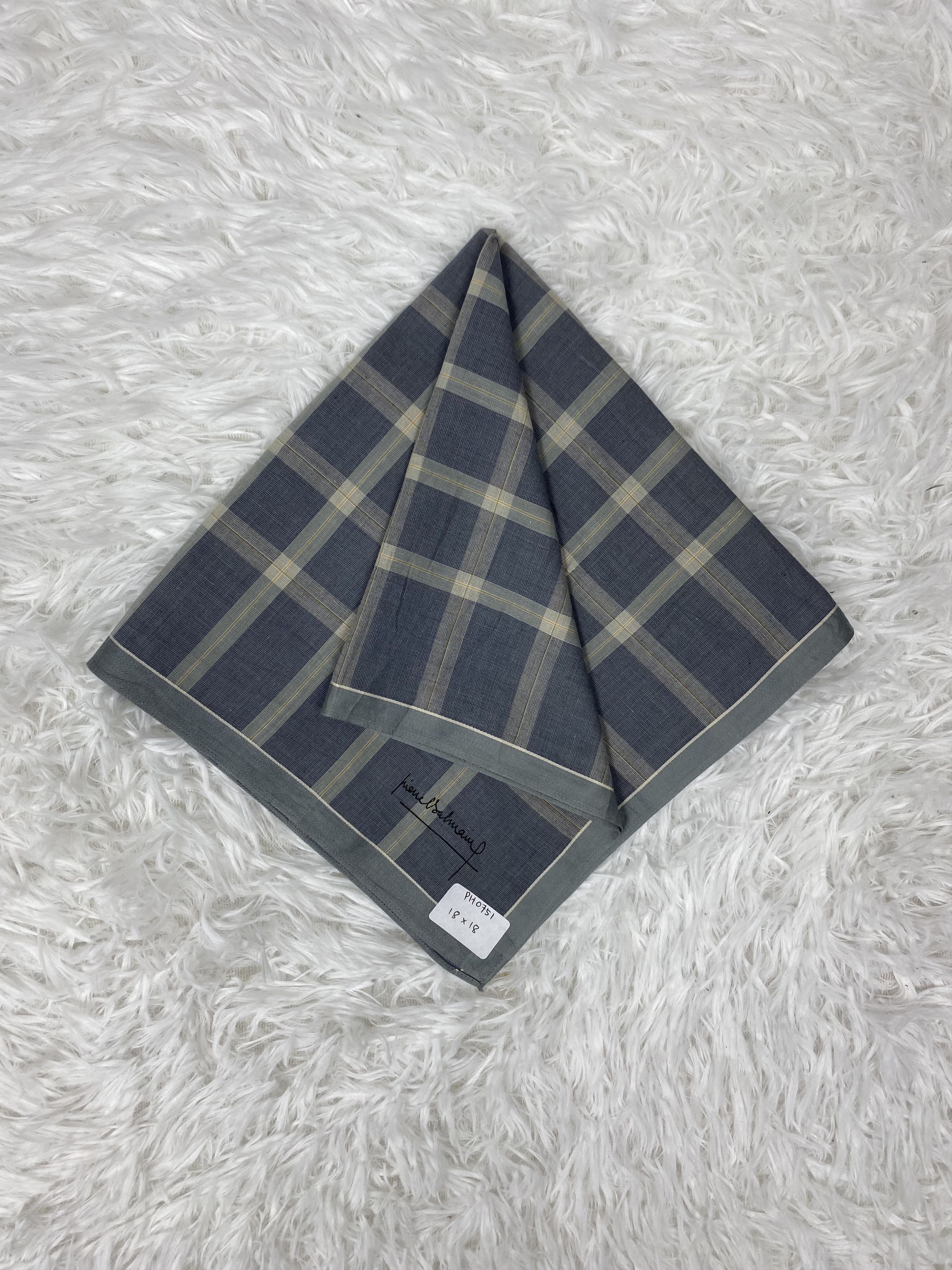 Pierre Balmain × Vintage Vintage Pierre Balmain Handkerchief Neckerchief PH0751 Size ONE SIZE - 1 Thumbnail