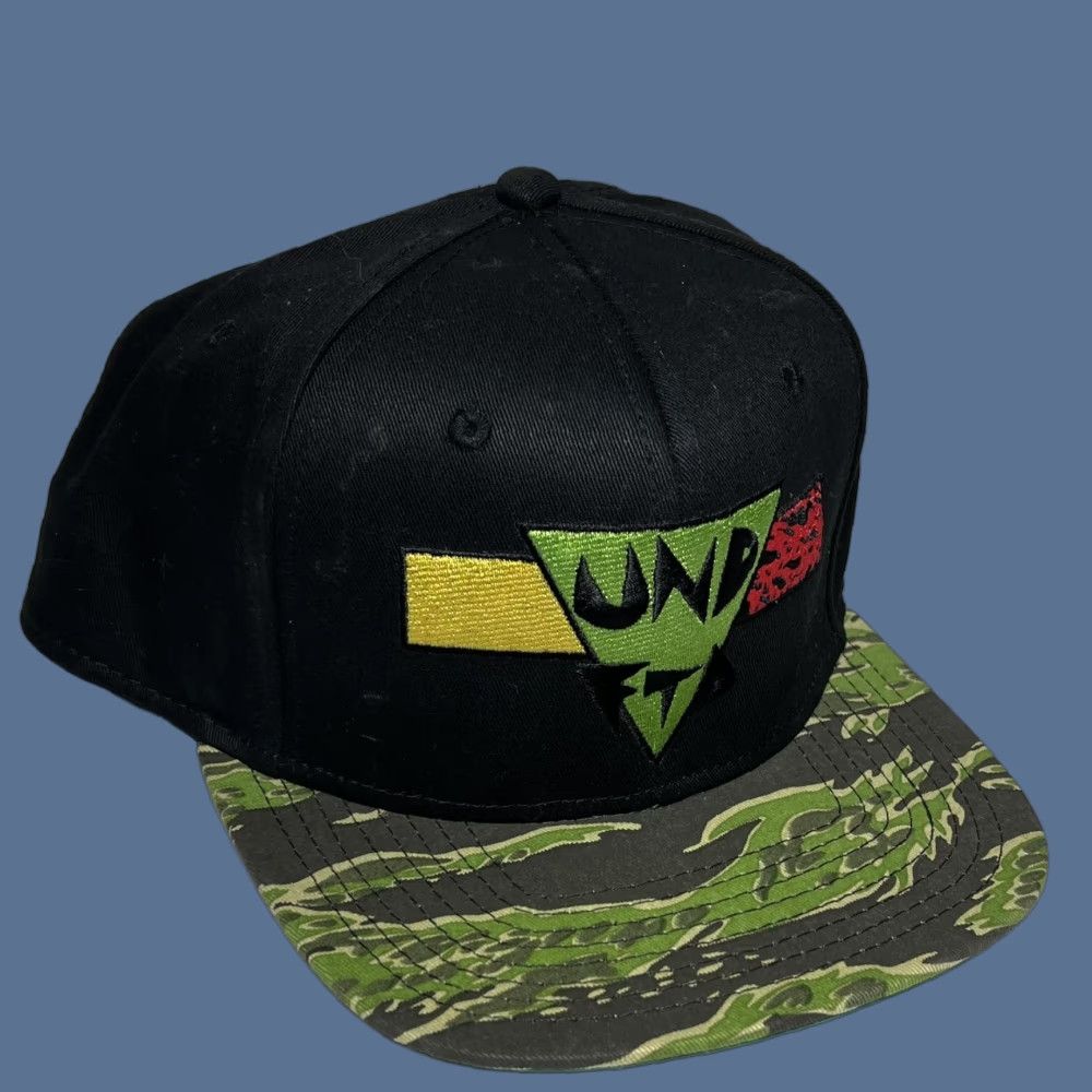 Undefeated Undefeated Hat Adjustable Black Flat Brim SnapBack Mens Baseball Cap Multicolor- New Undefeated UND FTD Adjustable SnapBack Hat Size ONE SIZE - 1 Thumbnail
