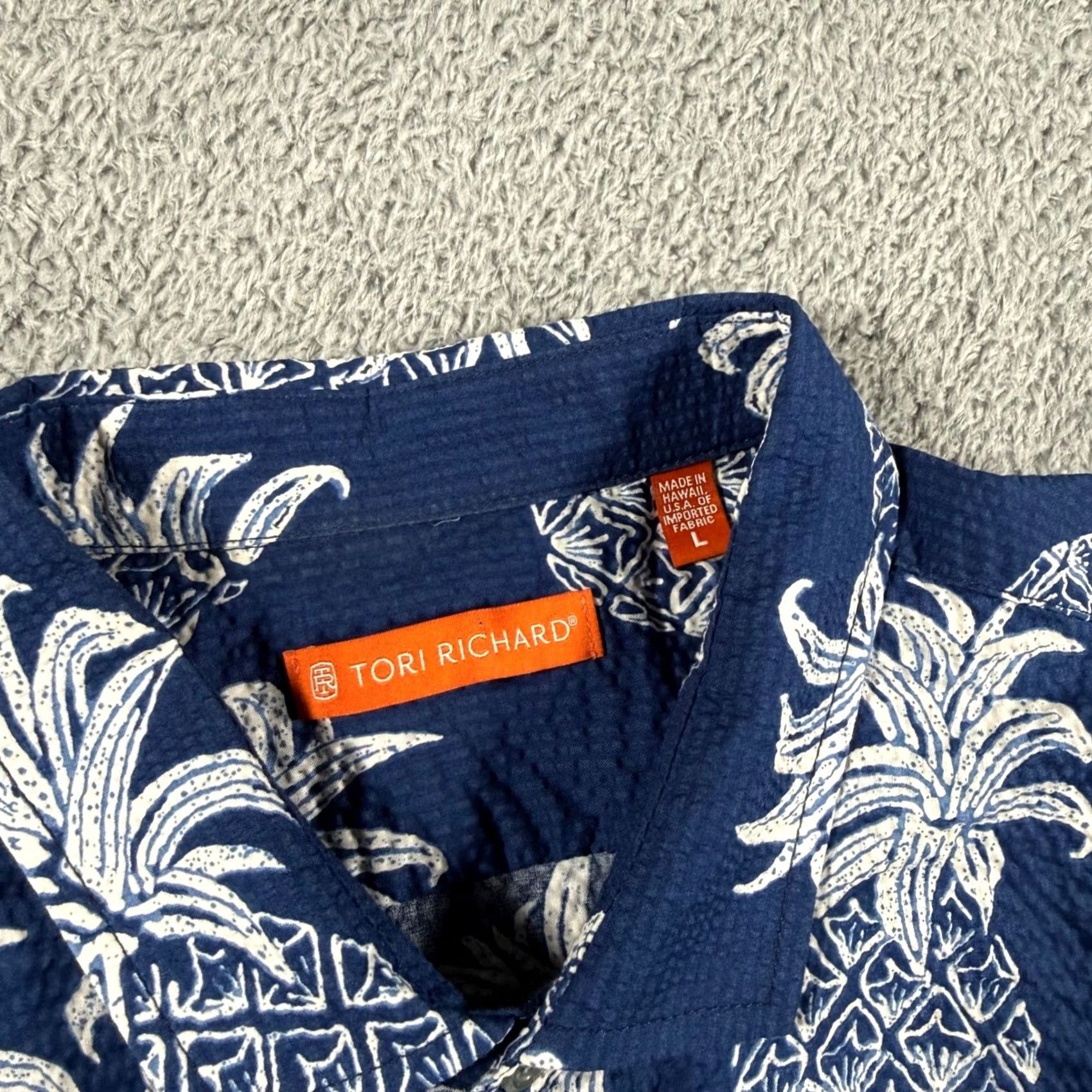 Tori Richard Tori Richard Button-Up Shirt Mens Large Blue Pineapple Puckered Hawaii Seersucker Casual Travel Summer 90s? Size US L / EU 52-54 / 3 - 4 Thumbnail