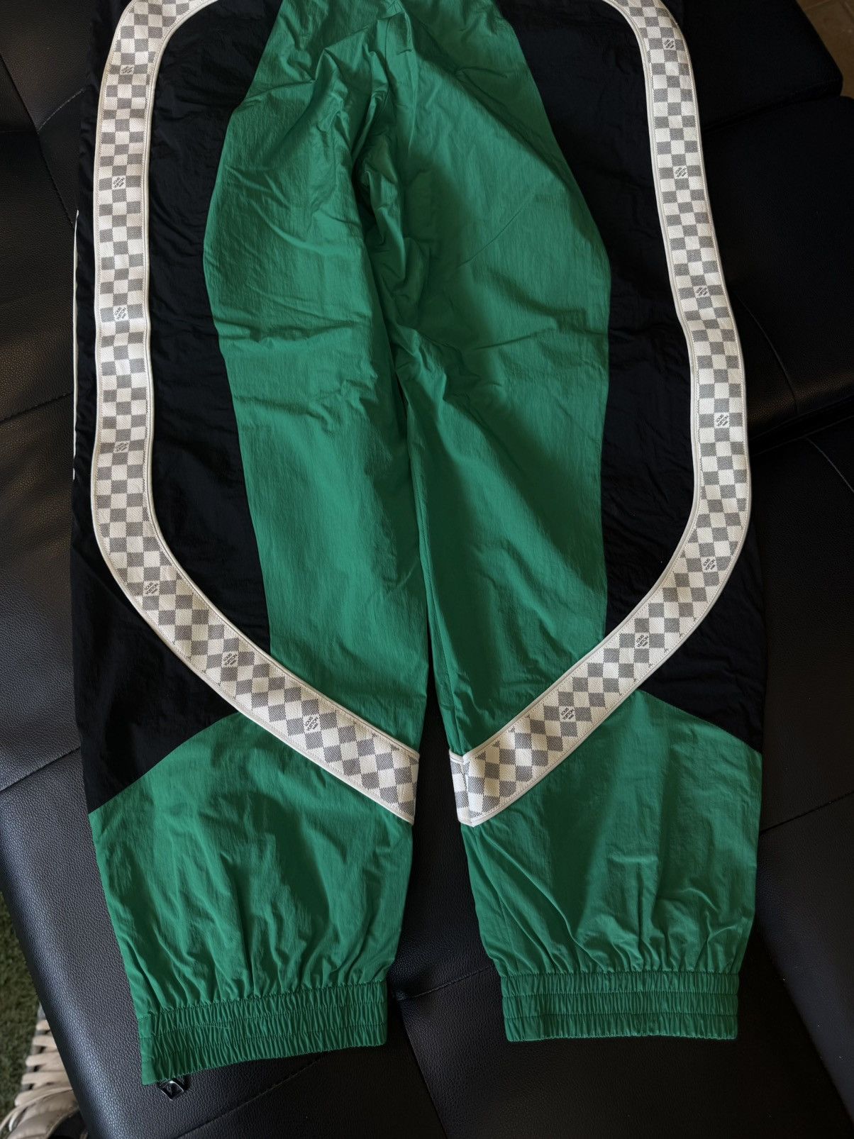 Louis Vuitton Louis Vuitton Green Golf Sweatpants RARE Size 2XL Size US 38 / EU 54 - 9 Thumbnail