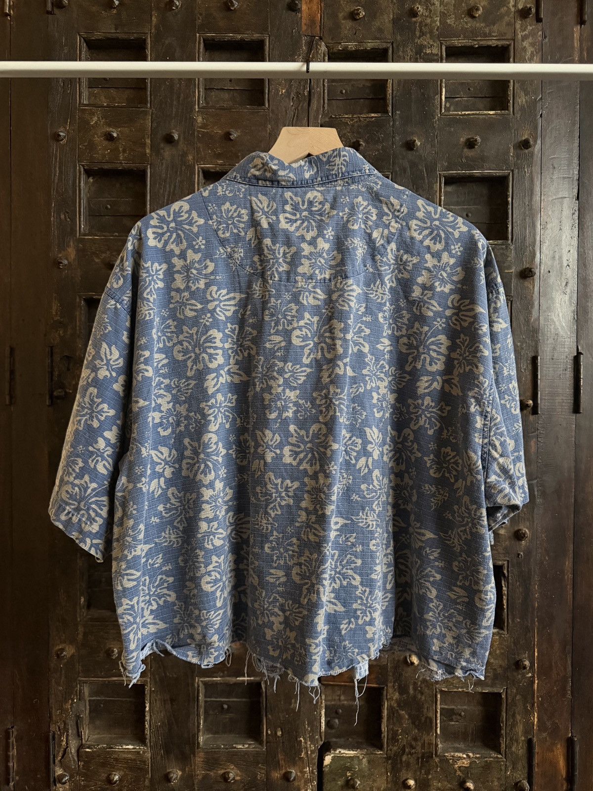 Other Vintage Oobe blue floral button up (XL) Size US XL / EU 56 / 4 - 9 Thumbnail