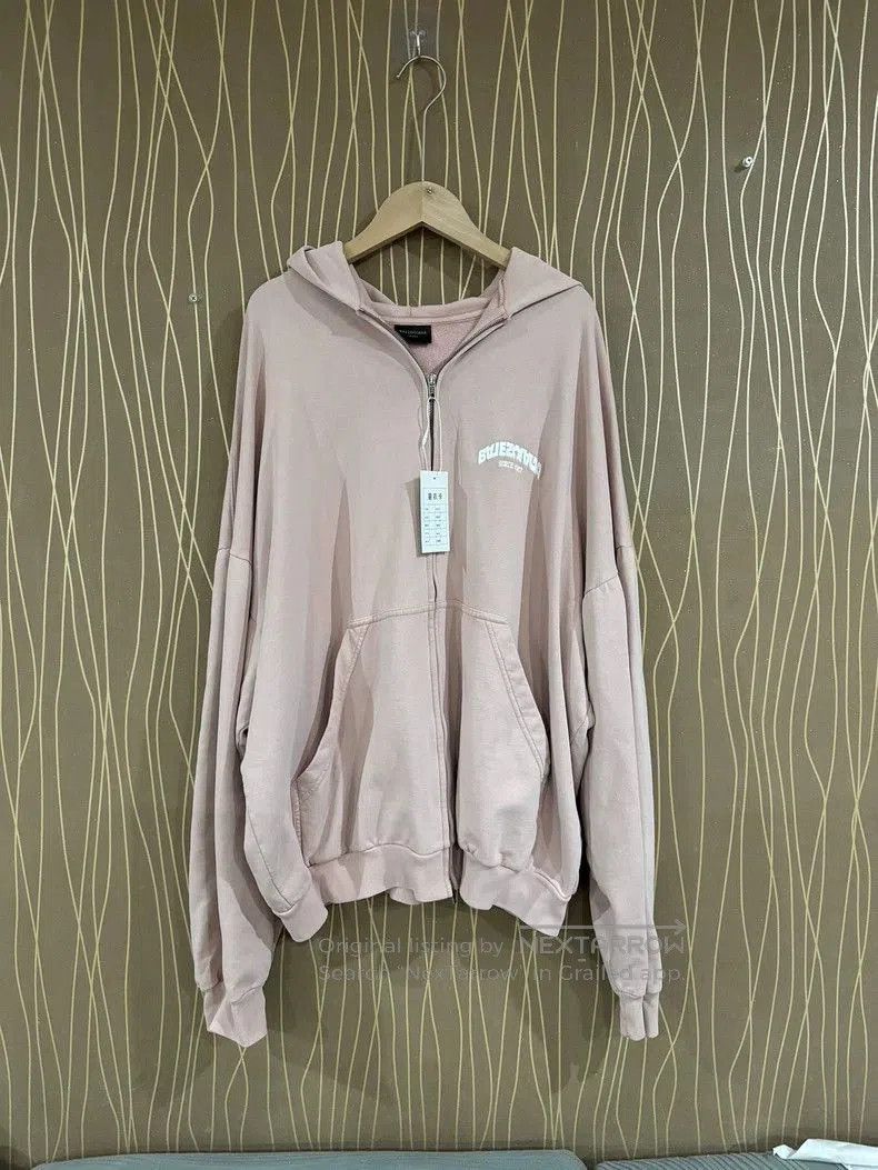 Balenciaga Balenciaga Upside-Down Logo Jacket. Size US S / EU 44-46 / 1 - 1 Thumbnail