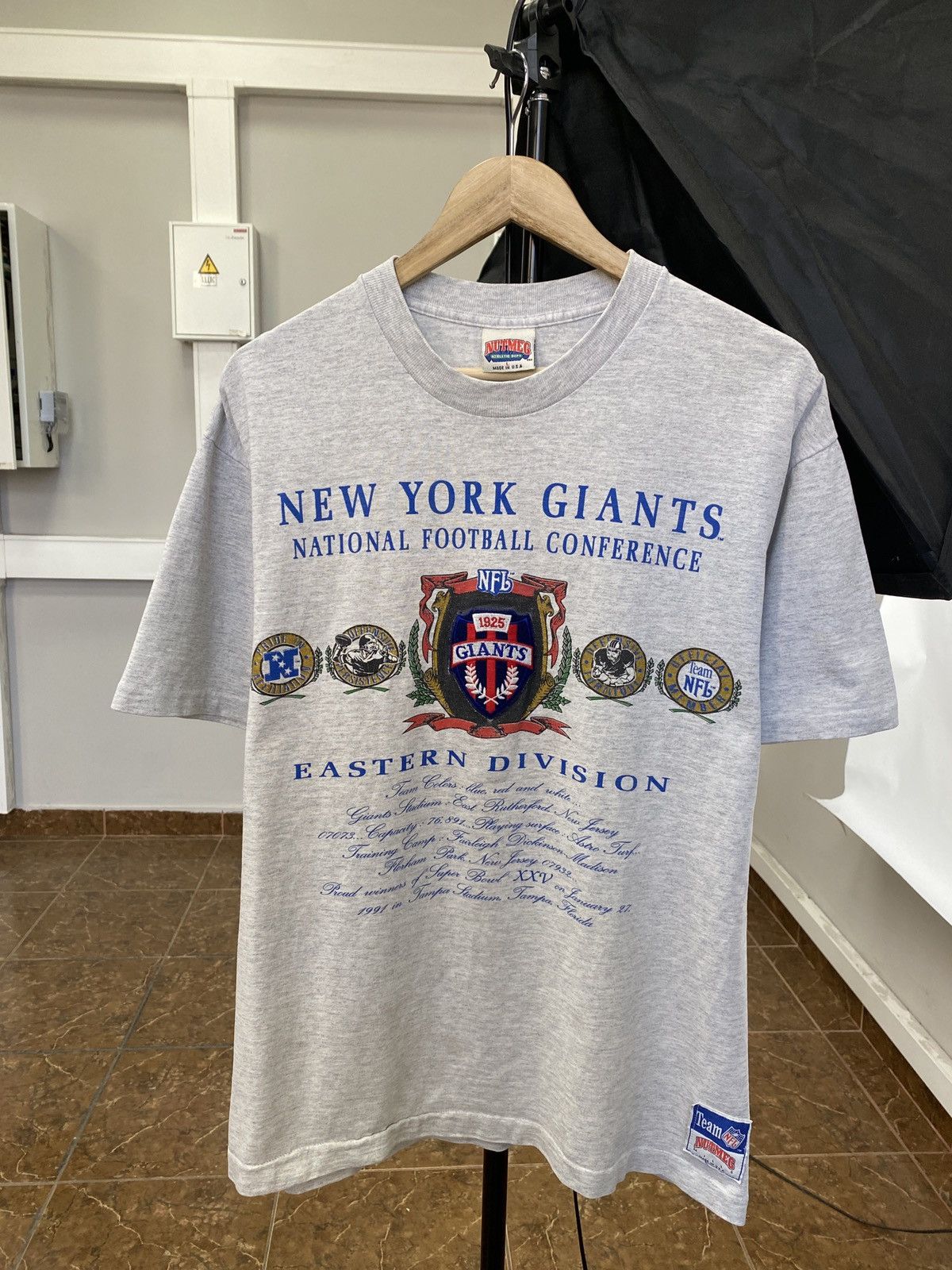 Nutmeg 🇺🇸🏈 Vintage 90s New York Giants Nutmag Football T-shirt Rare Size US L / EU 52-54 / 3 - 1 Thumbnail