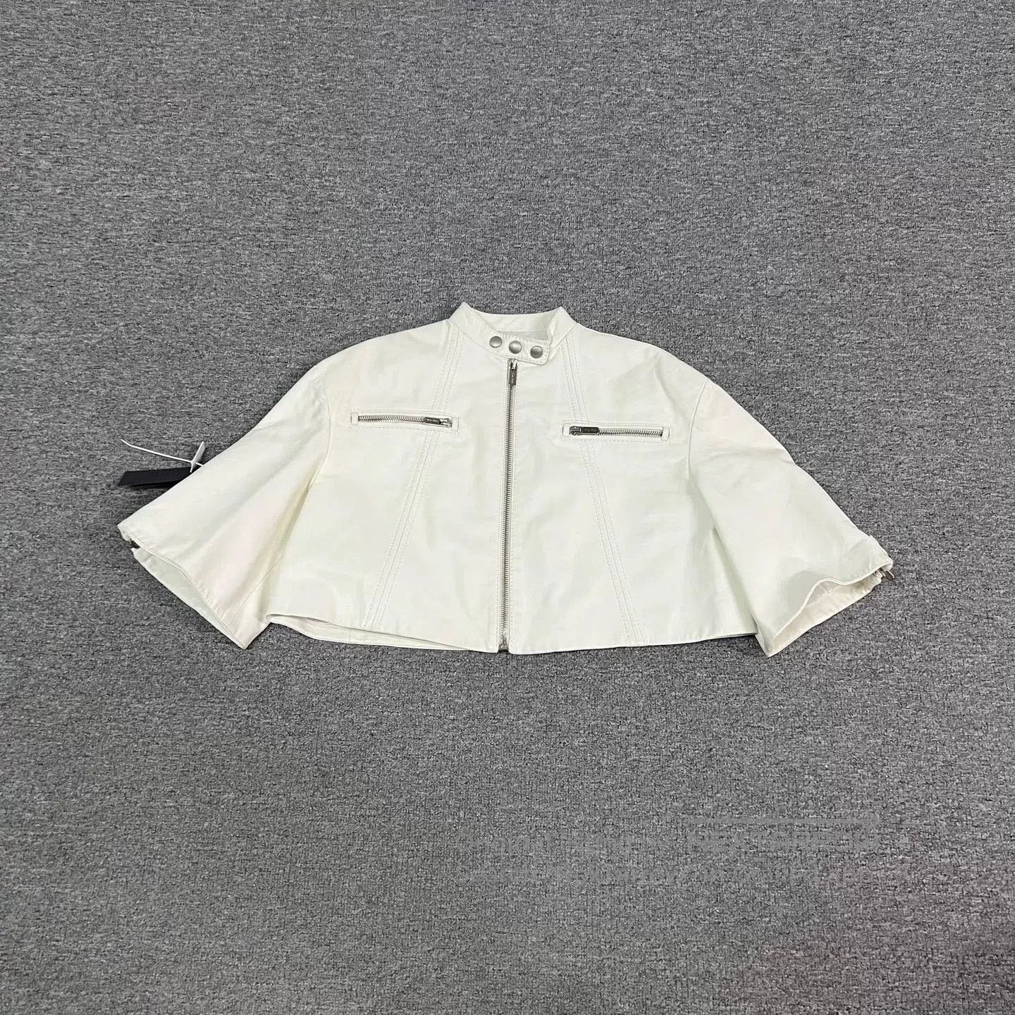 Miu Miu miumiu logo short leather jacket. Size US S / EU 44-46 / 1 - 1 Thumbnail