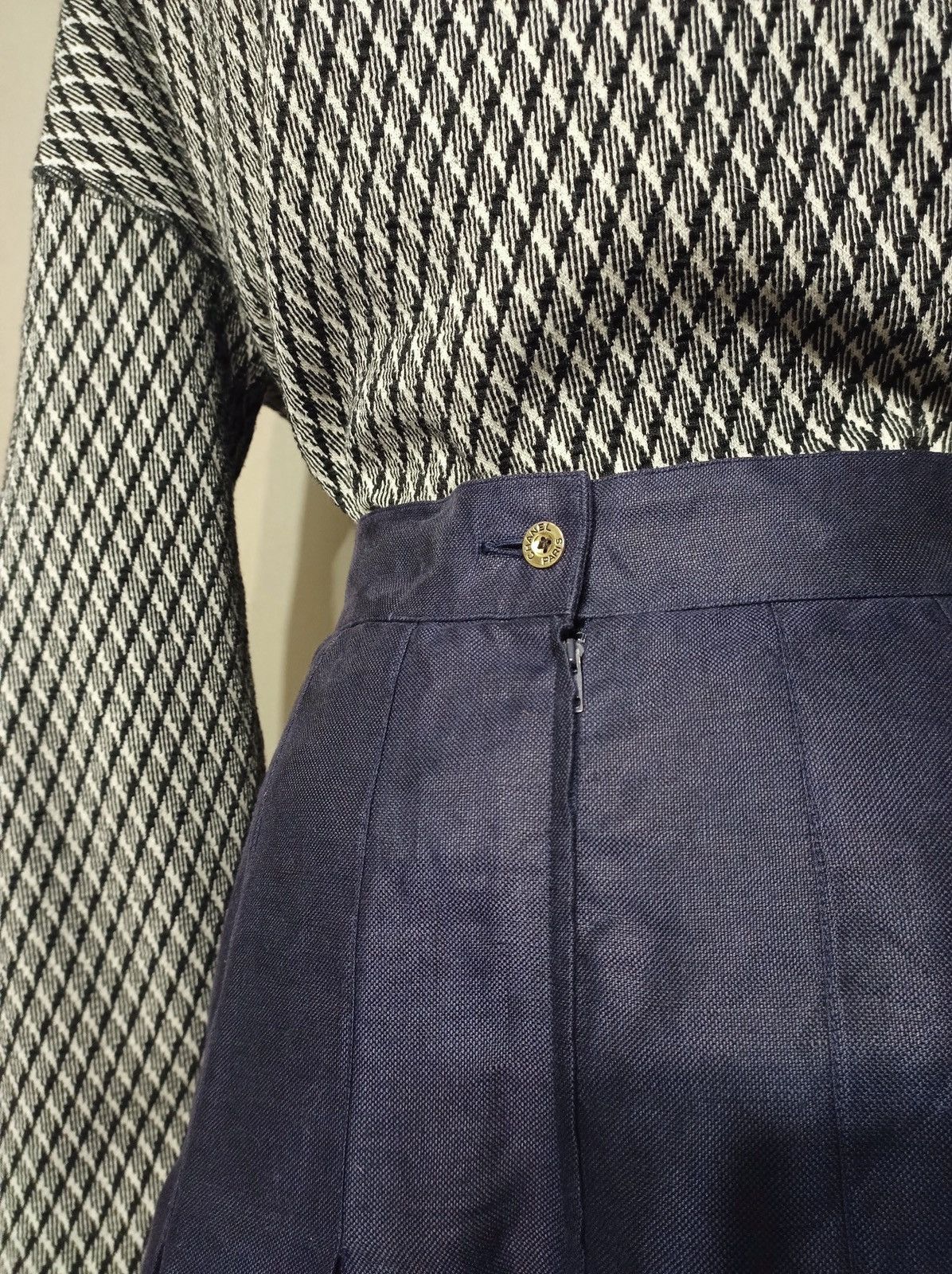 Chanel × Vintage CHANEL Vintage Navy Blue Pleated Skirt Size 26" / US 2 / IT 38 - 10 Thumbnail