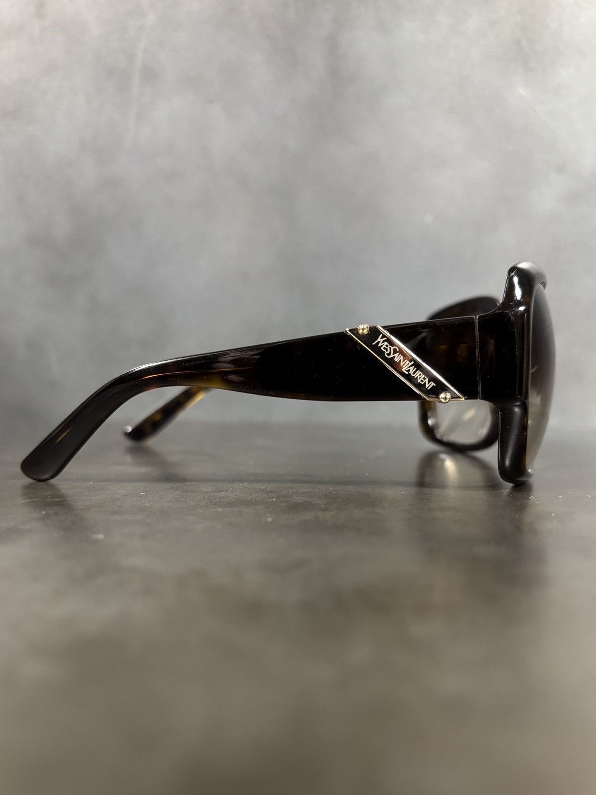 Yves Saint Laurent Yves Saint Laurent Sunglasses Oversized 2010s Size ONE SIZE - 3 Thumbnail