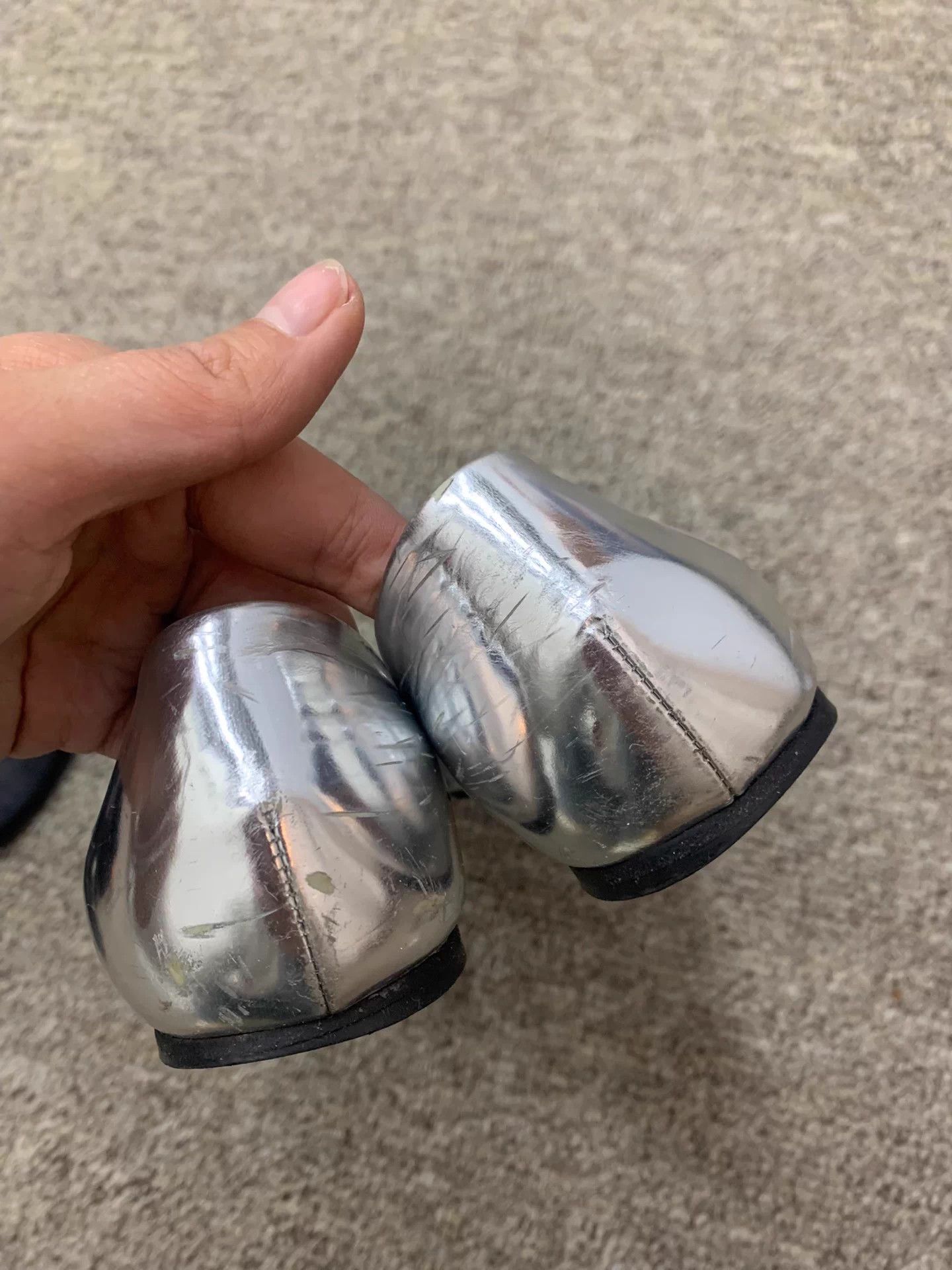 Roger Vivier Roger Vivier silver buckle flats w/ sole prot 36.5 Size US 5.5 / IT 35.5 - 3 Thumbnail