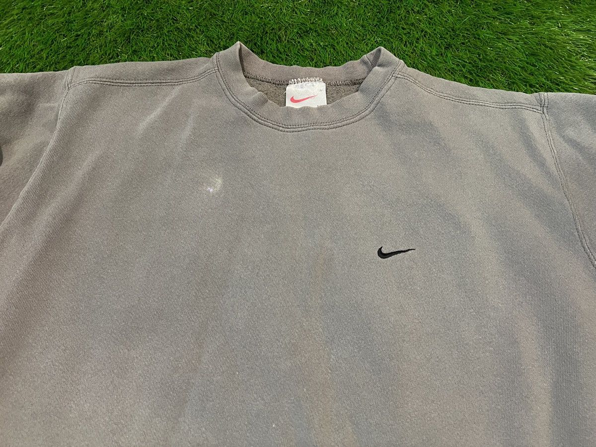 Nike Vtg 90s Nike Tonal Essential Swoosh Vintage Crewneck Sweater Size US M / EU 48-50 / 2 - 2 Thumbnail