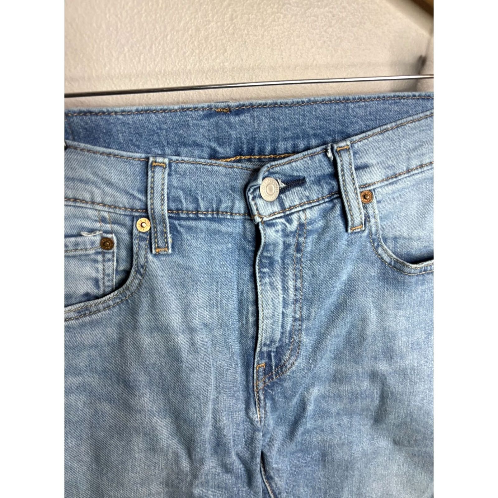 Levi's Levi’s Jeans Lot 512 Premium Mens Size 31 Light Wash Blue Big E Leather Tag 5482 Size US 31 - 6 Thumbnail