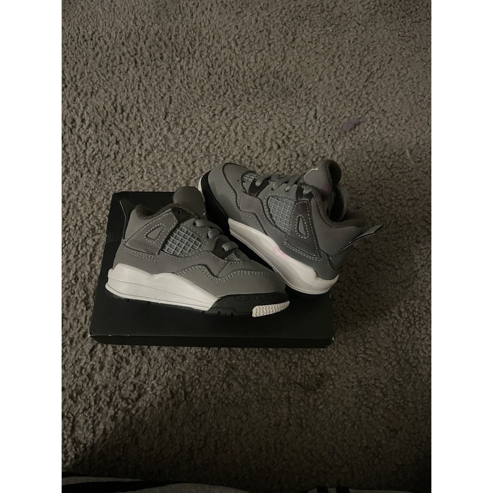 Jordan Brand Size 5c- Air Jordan Retro 4 Cool Grey Toddler Size US 5 / EU 37 - 3 Thumbnail