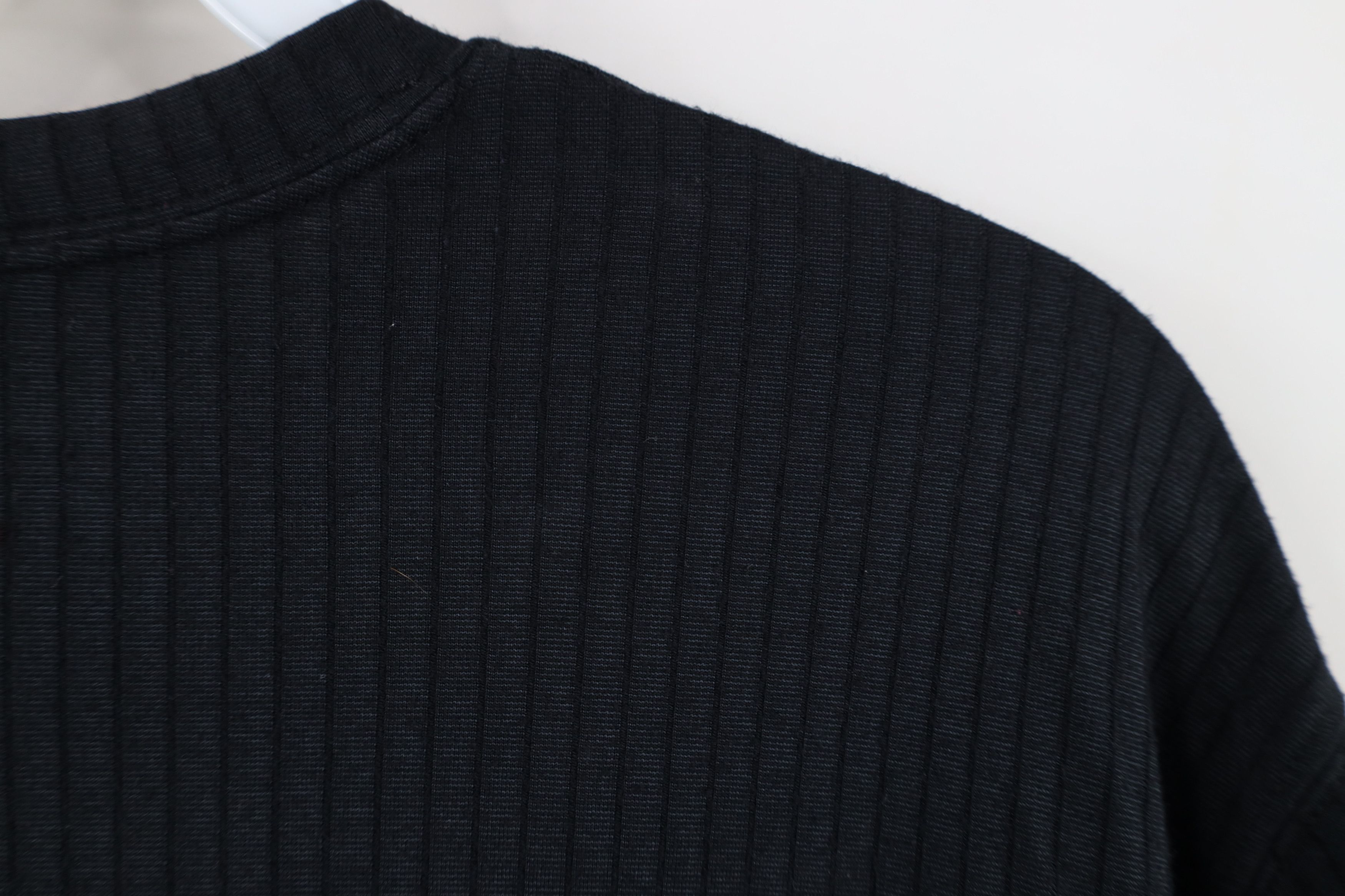 Vintage Vintage 90s Streetwear Knit Short Sleeve T-Shirt Black Size US M / EU 48-50 / 2 - 11 Thumbnail