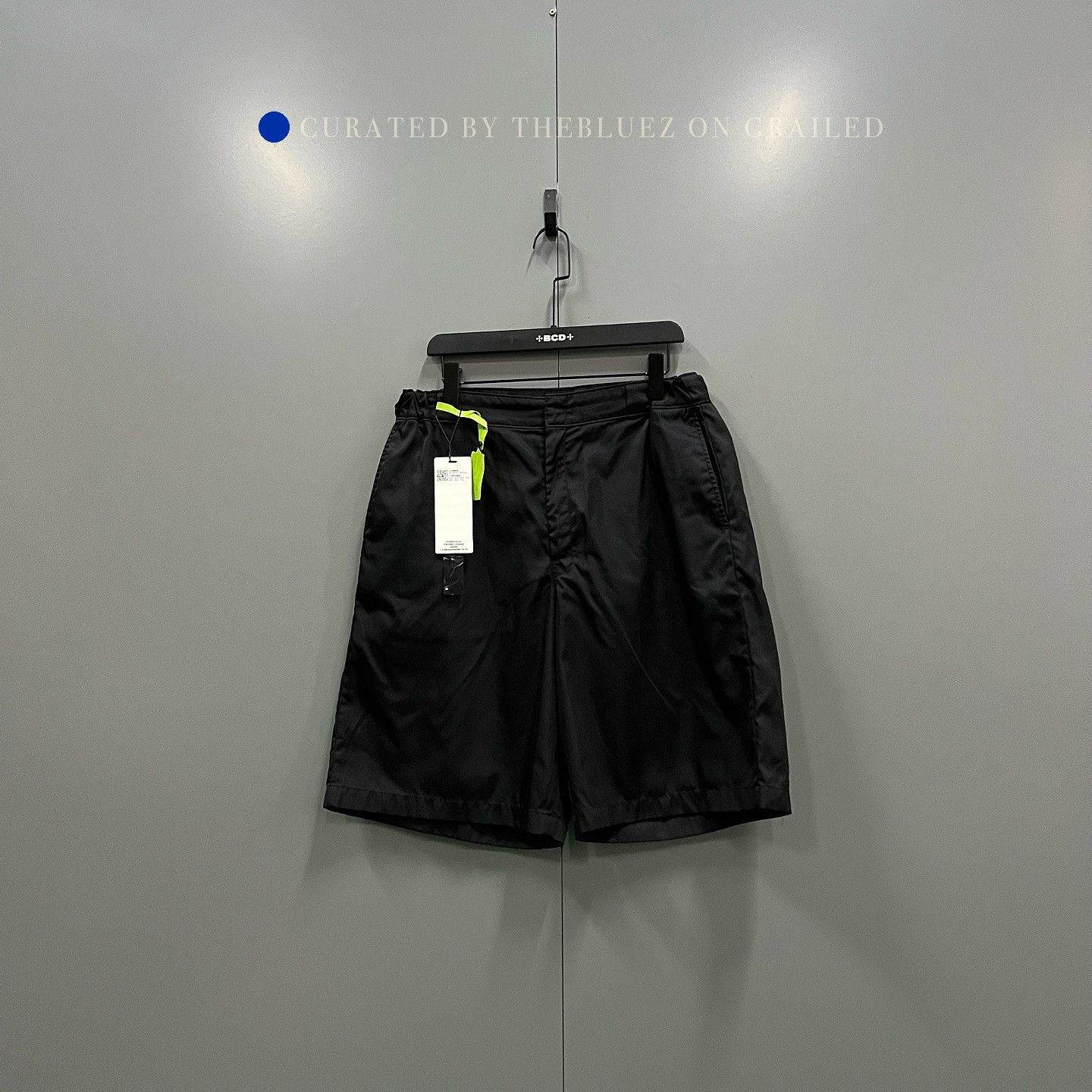 Prada Nylon Shorts with Logo Patch Size US 36 / EU 52 - 1 Thumbnail