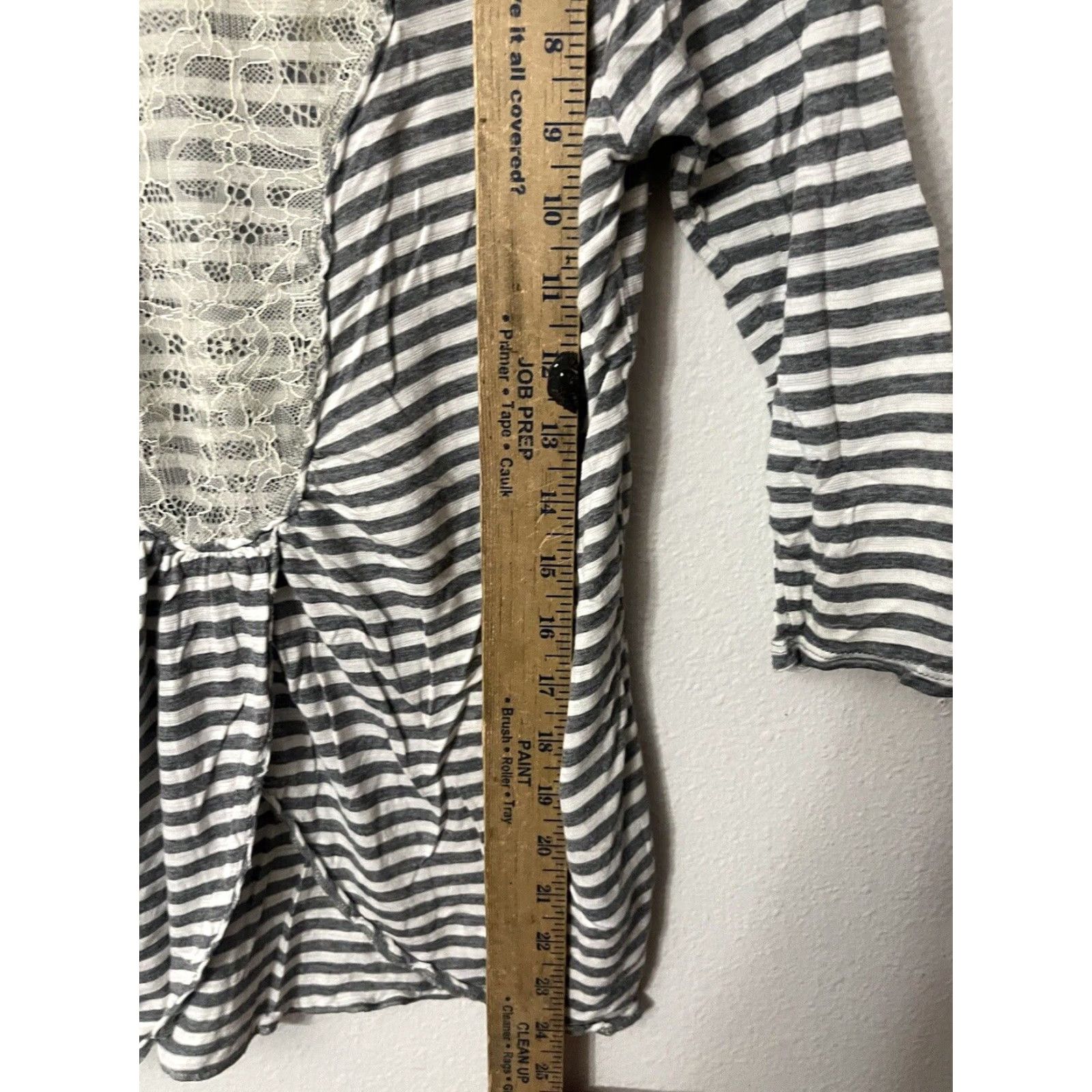 Bcbgmaxazria BCBGMAXAZRIA T-Shirt Women's XS Gray Stripe 3/4 Sleeve Modal Spandex Knit Peasant Fit Regular Casual Party/Cocktail Travel Vintage No Size XS / US 0-2 / IT 36-38 - 4 Thumbnail