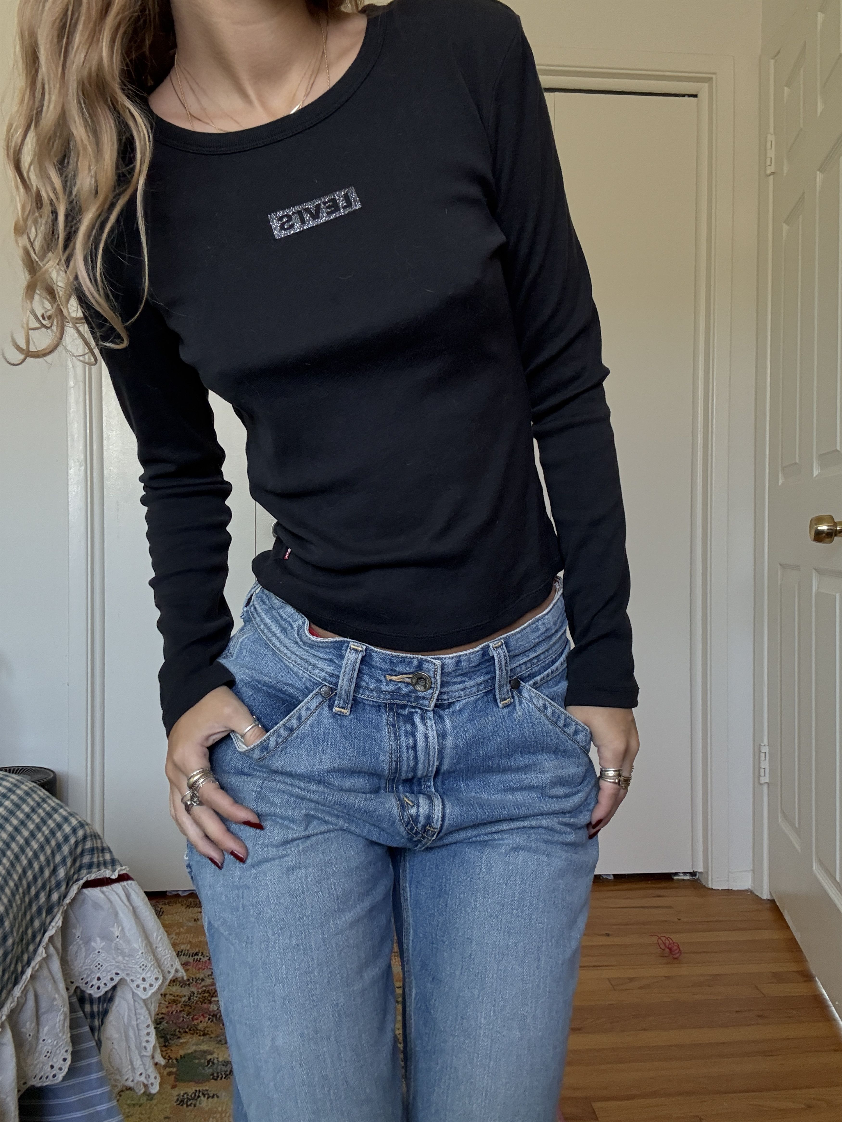 Levi's Levi’s Black and Silver Logo Long Sleeve Size S / US 4 / IT 40 - 1 Thumbnail