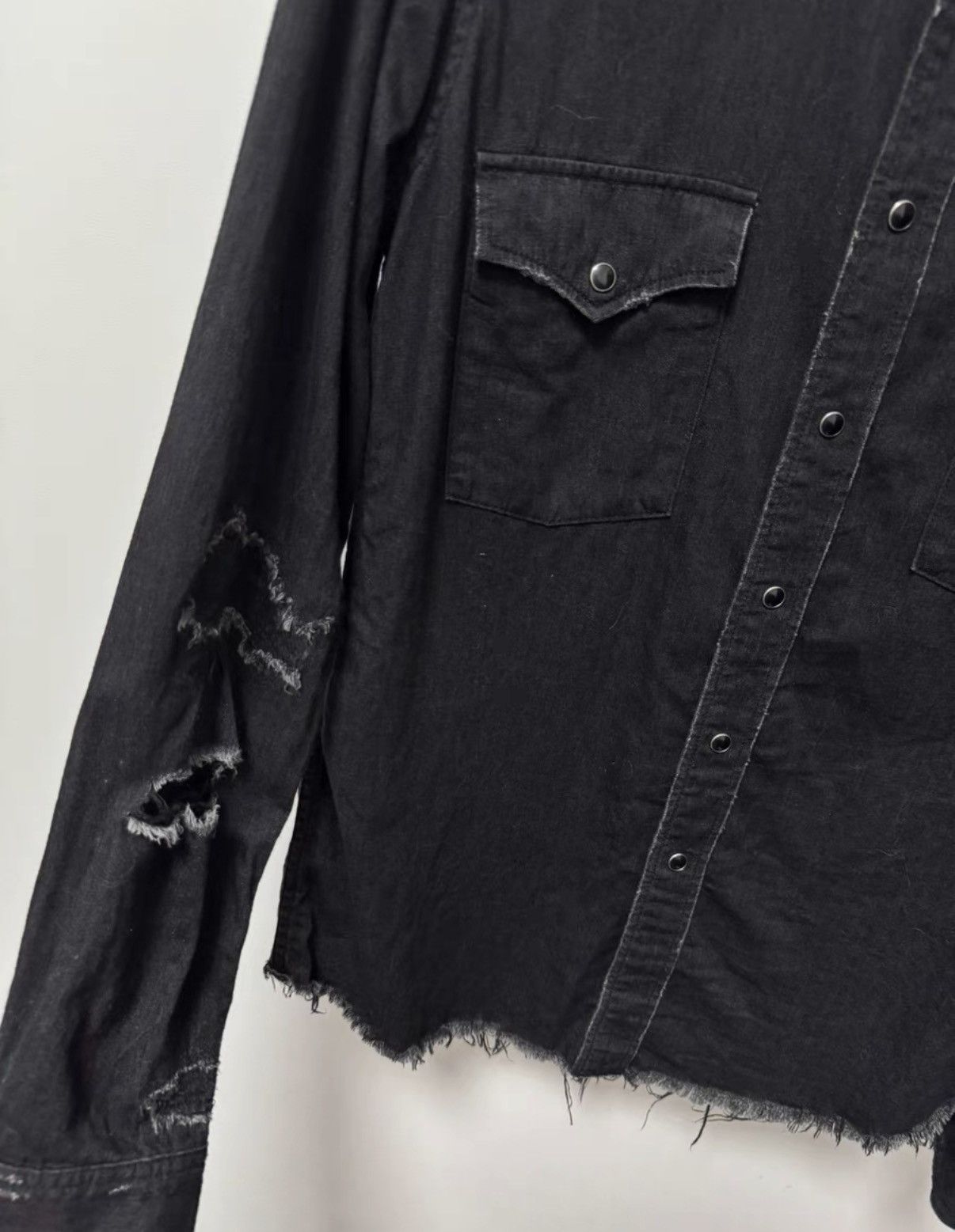 Saint Laurent Paris SLP 16SS Runway Cat's Eye Distressed Frayed Denim Shirt Size US S / EU 44-46 / 1 - 3 Thumbnail