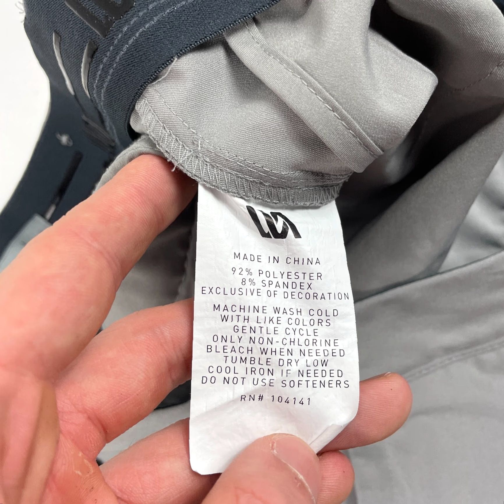 Vintage VRST Pants Mens 32 x 29 Gray Golf Tapered Leg Stretch Technical Preppy Dress Pants Size US 32 / EU 48 - 7 Thumbnail