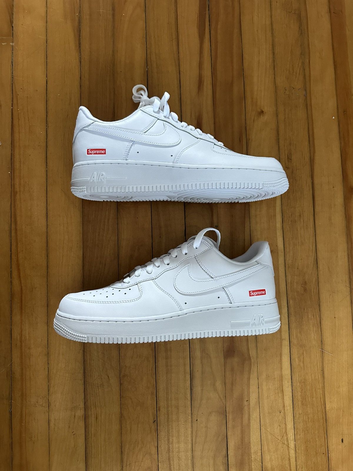 Nike × Supreme Supreme x Nike Air Force 1 Low White Size US 10 / EU 43 - 1 Thumbnail