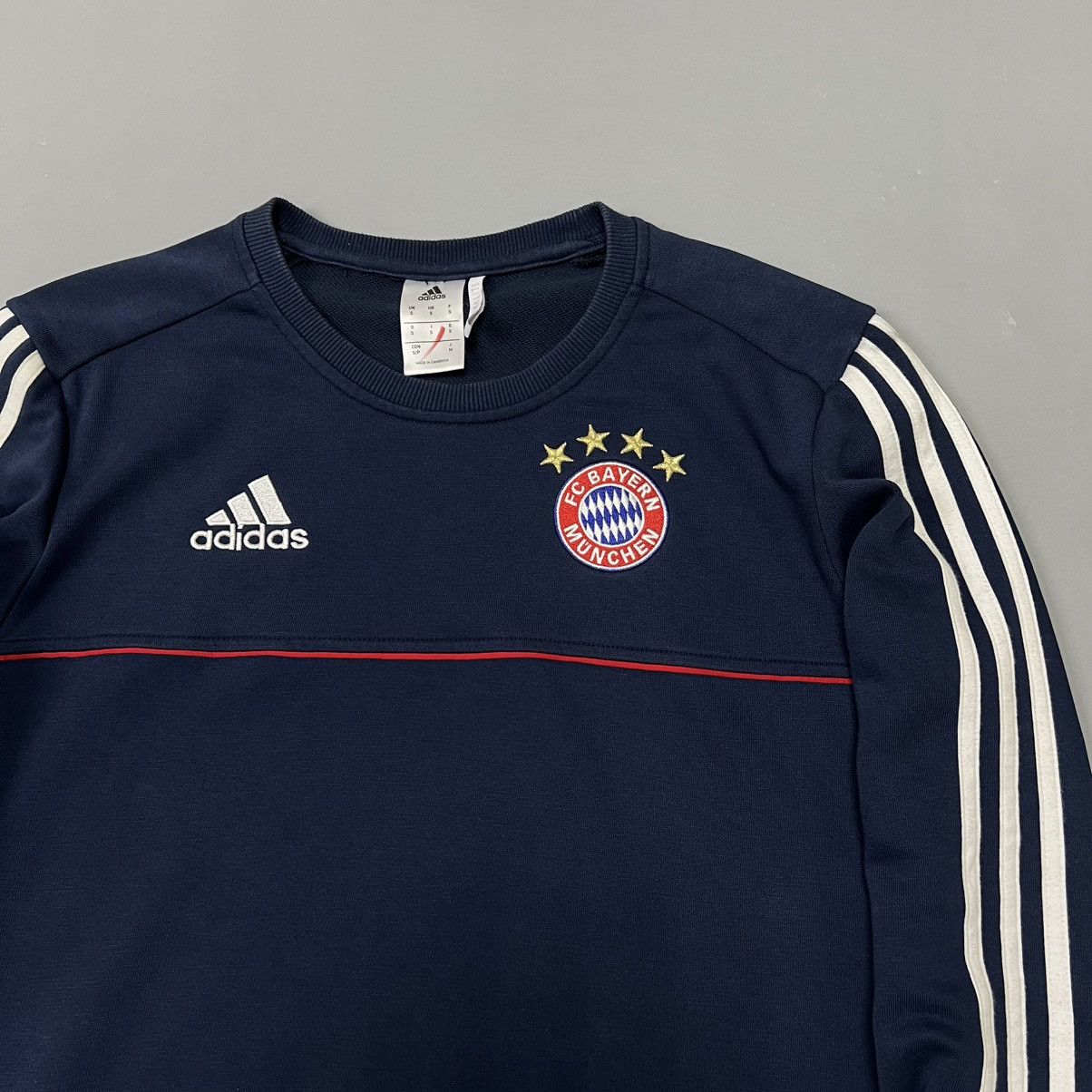 Adidas Adidas Soccer Sweatshirt F.C Bayern Munich size S y2k Size US S / EU 44-46 / 1 - 2 Thumbnail