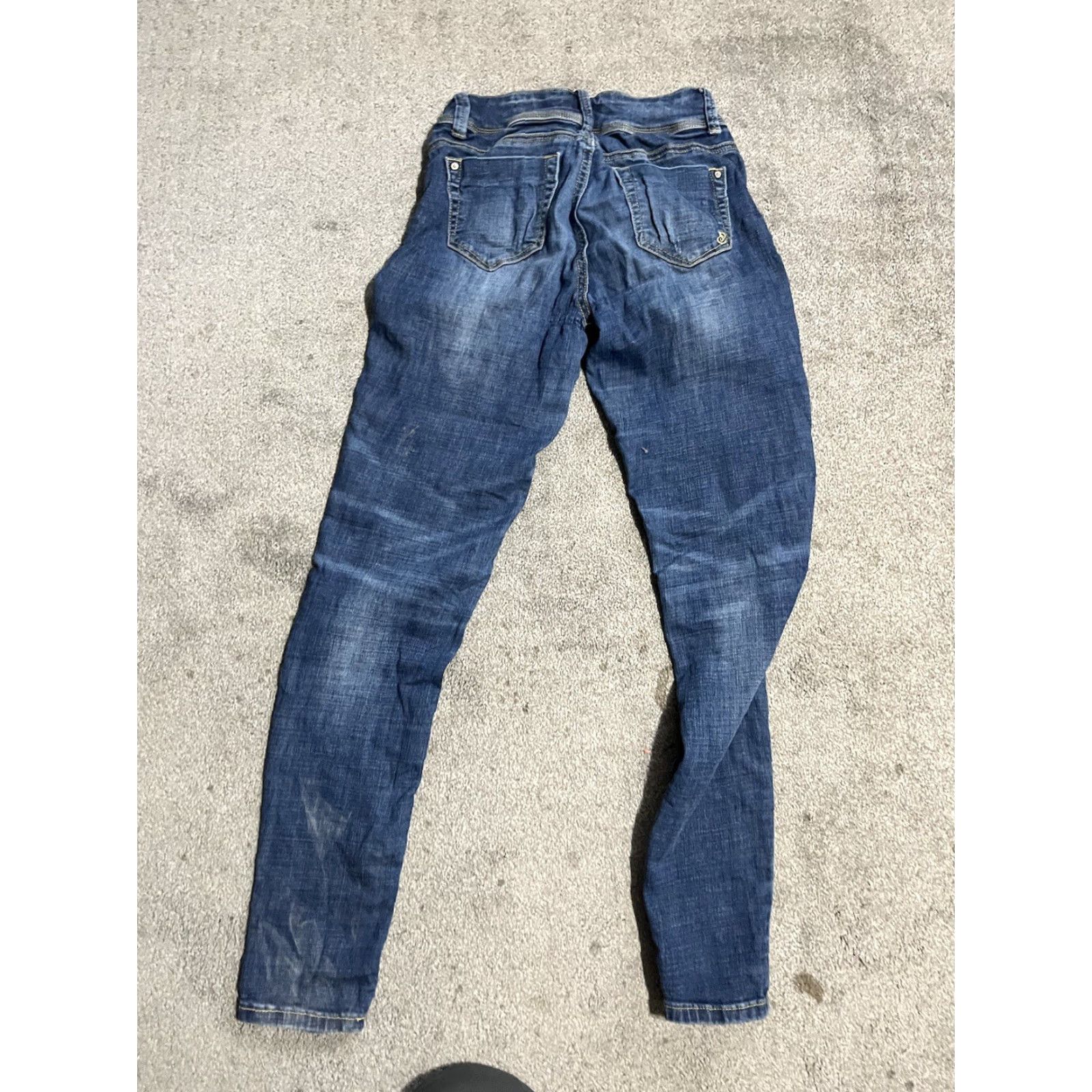 Vintage Indigo Reign Jeans Main Selling Point: Skinny Distressed Dark Wash Blue Size 3 Juniors Women Size 26" / US 2 / IT 38 - 3 Thumbnail