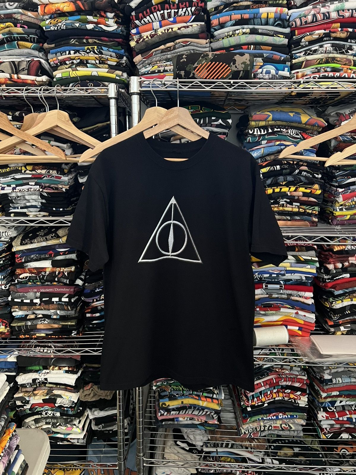 Warner Bros 2010 Harry Potter and the Deathly Hallows Promo Movie Tee Size US L / EU 52-54 / 3 - 1 Thumbnail