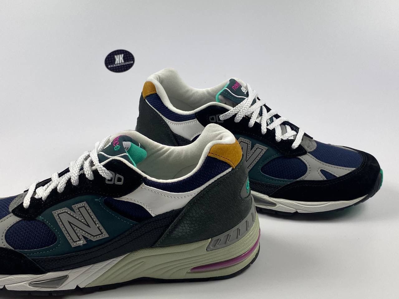 New Balance New Balance 991 made in England Size US 8.5 / EU 41-42 - 2 Thumbnail