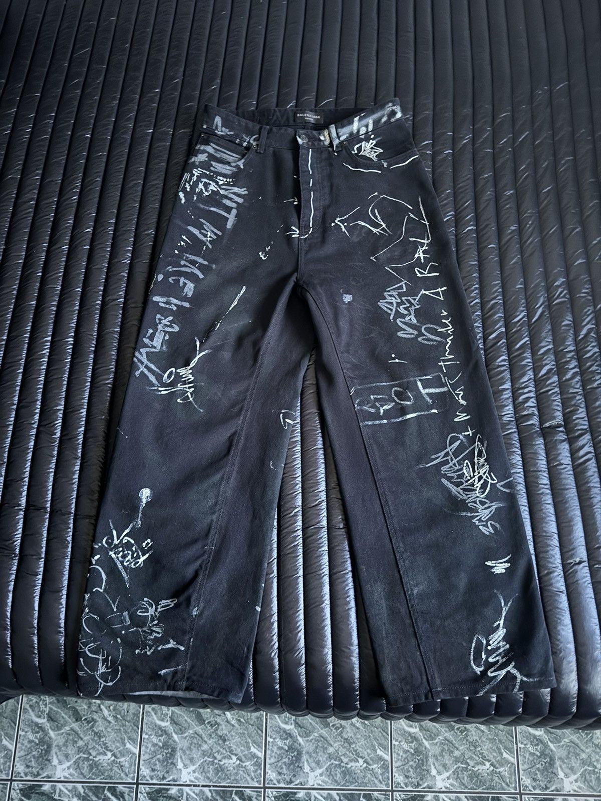 Balenciaga Balenciaga Baggy Graffiti Jeans | Grailed