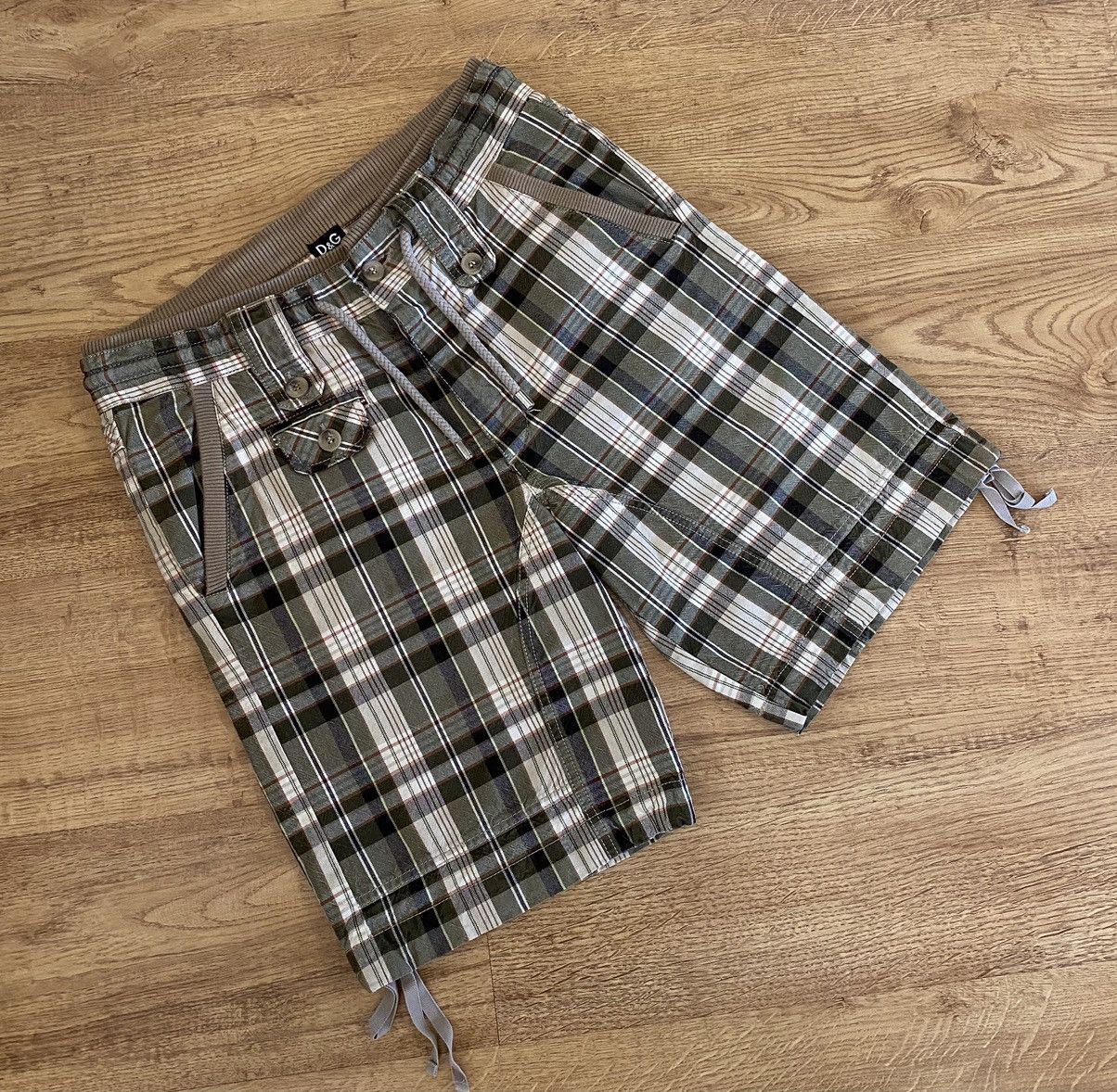 Designer Dolce & Gabbana Shorts x Luxury x Designer Size US 32 / EU 48 - 1 Thumbnail