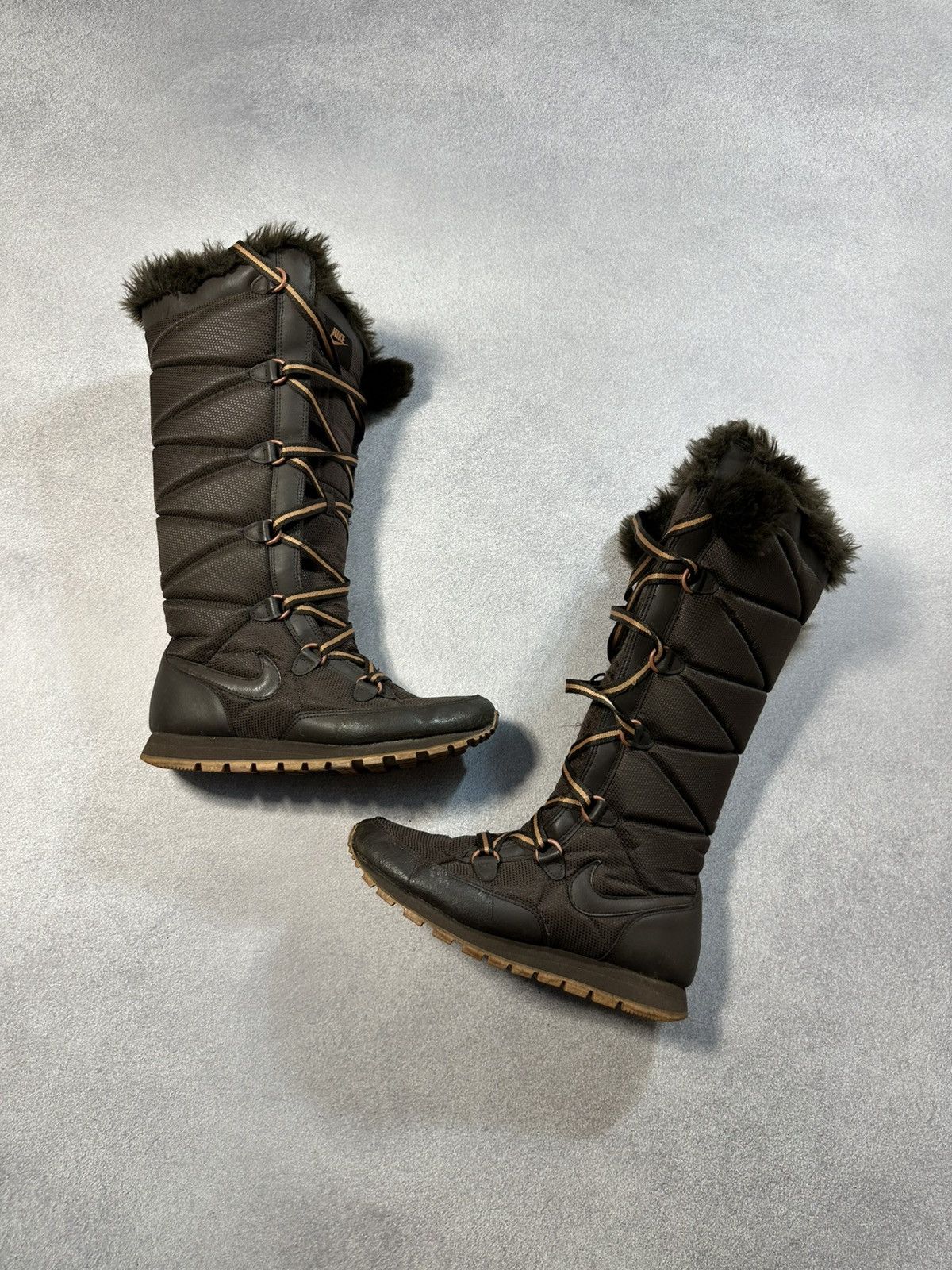 Nike Vintage Nike High Fur Woman Snow Boots US 7.5 Size US 7.5 / IT 37.5 - 1 Thumbnail