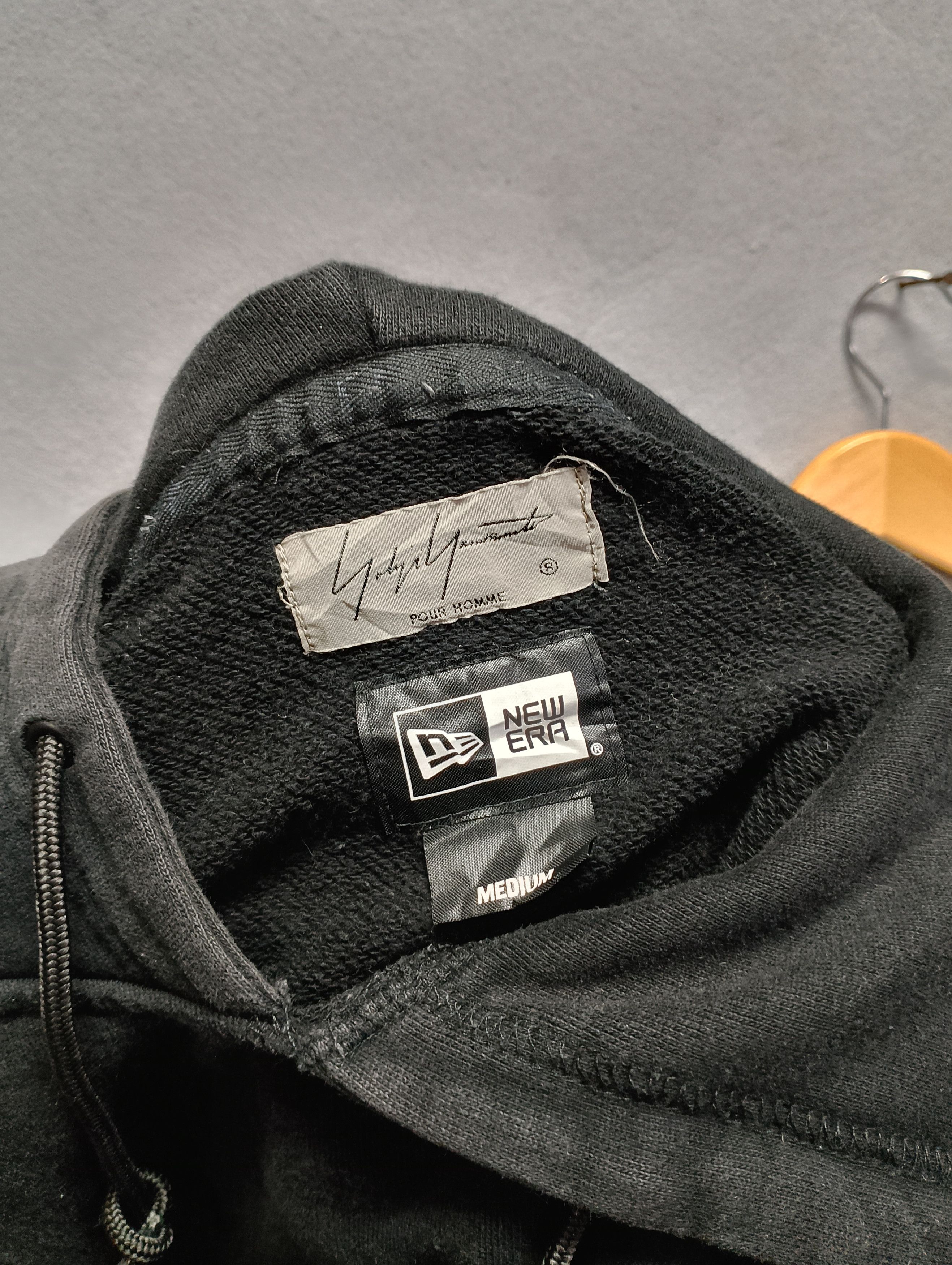 New Era × Yohji Yamamoto Yohji Yamamoto × New Era Hoodie Signature Embroidery Logo Size US M / EU 48-50 / 2 - 2 Thumbnail
