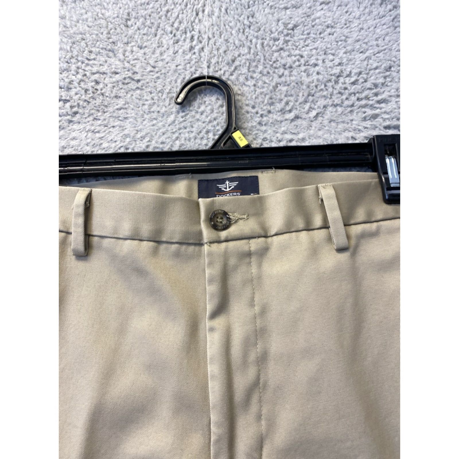 Dockers VINTAGE Dockers Men's Pants Chino Straight Fit Workday Khaki Size 34 Waist 30 In Cotton Men Size US 34 / EU 50 - 4 Thumbnail