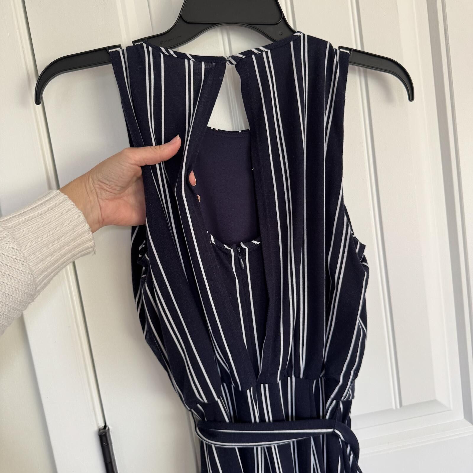 Vince Camuto Vince Camuto Size 4 Sleeveless Cropped Jumpsuit Size 30" / US 8 / IT 44 - 3 Thumbnail